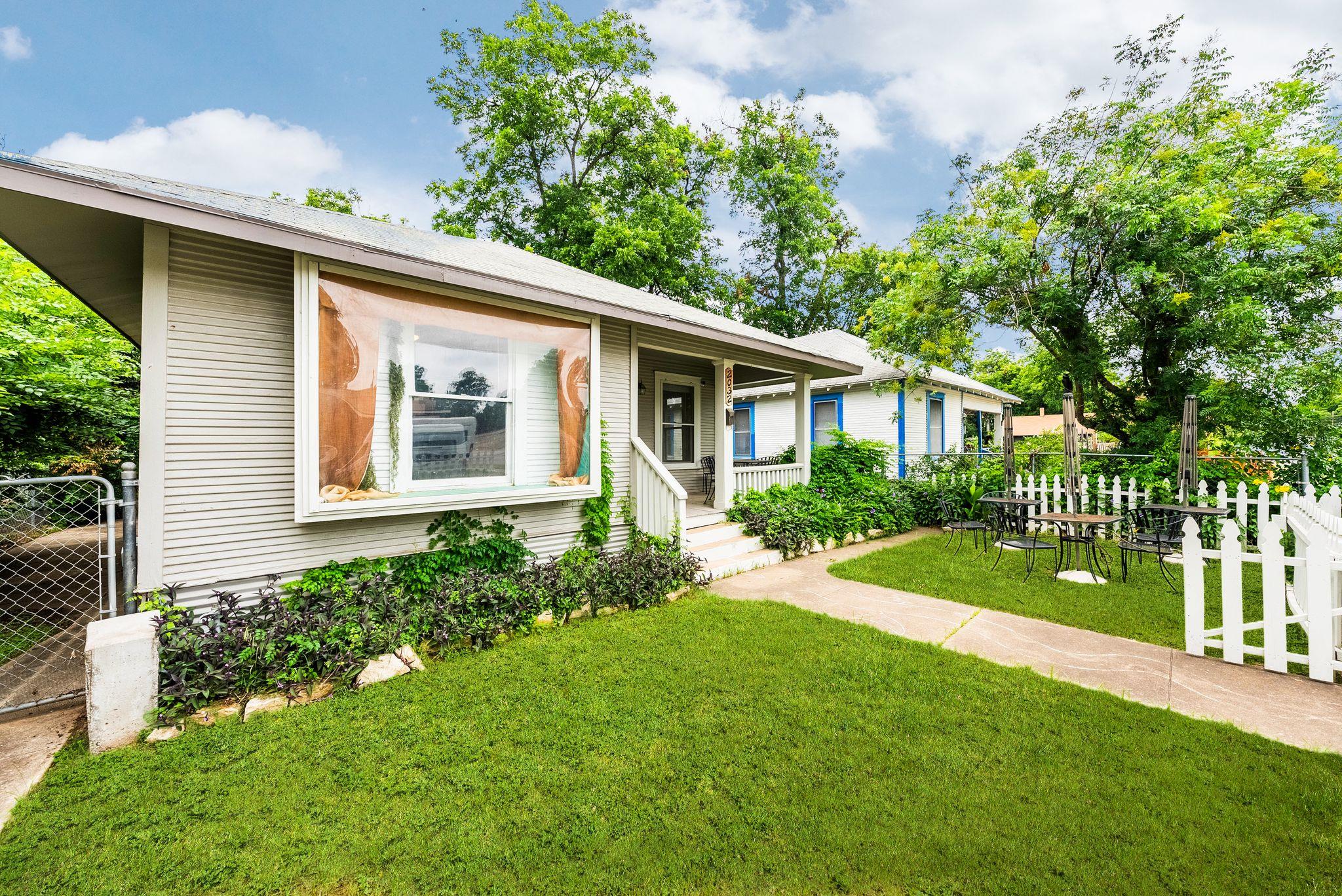 2032 E Cesar Chavez St, Austin, TX 78702