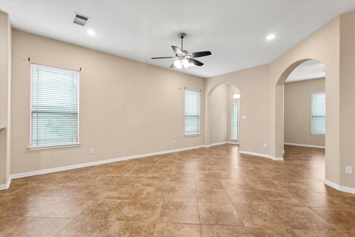 105 Keo Keo Ct, Bastrop, TX 78602