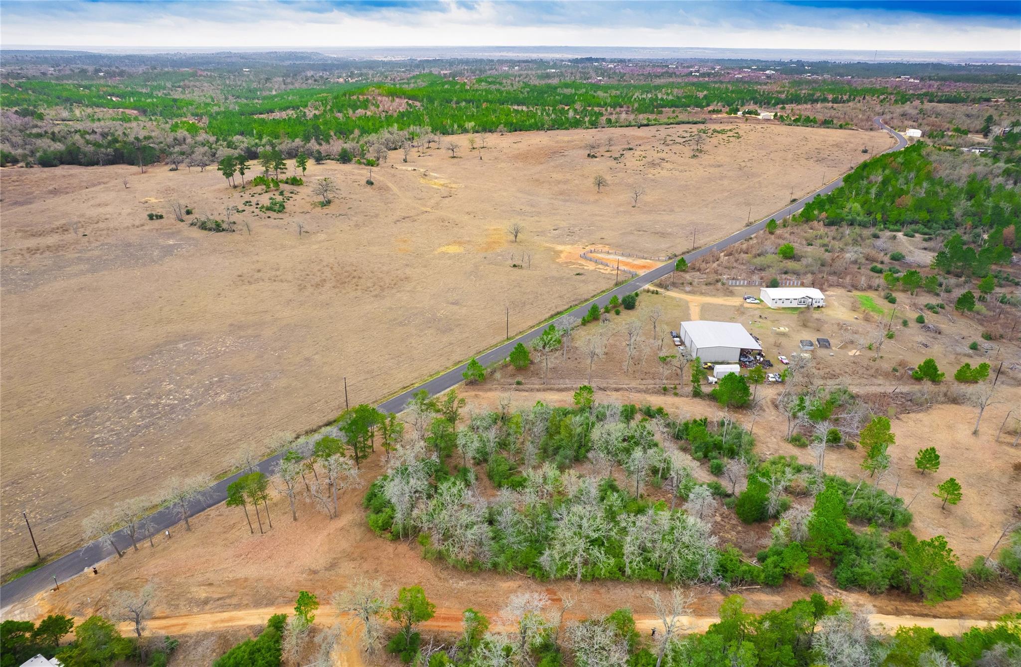 123 Abbey Ln, Smithville, TX 78957