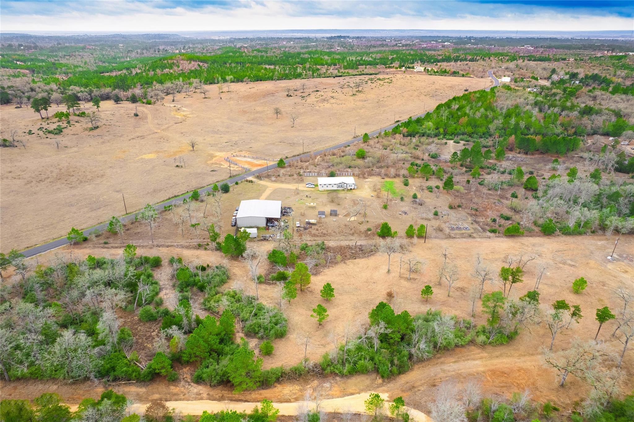 123 Abbey Ln, Smithville, TX 78957