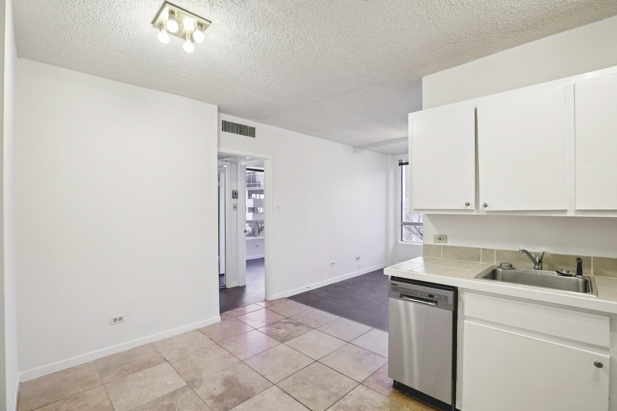 1212 Guadalupe St # 210, Austin, TX 78701