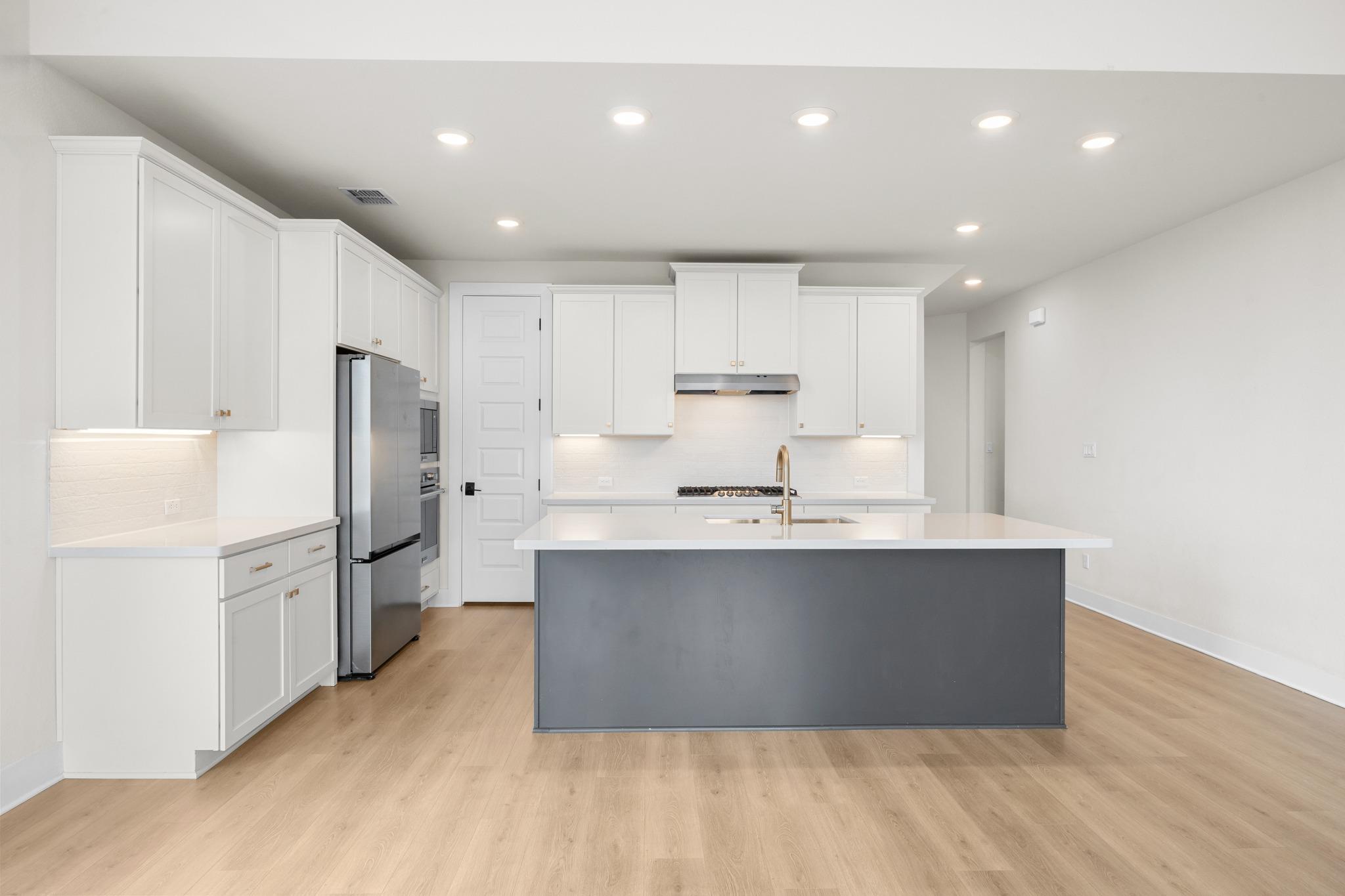 997 Sage Thrasher Cir, Dripping Springs, TX 78620