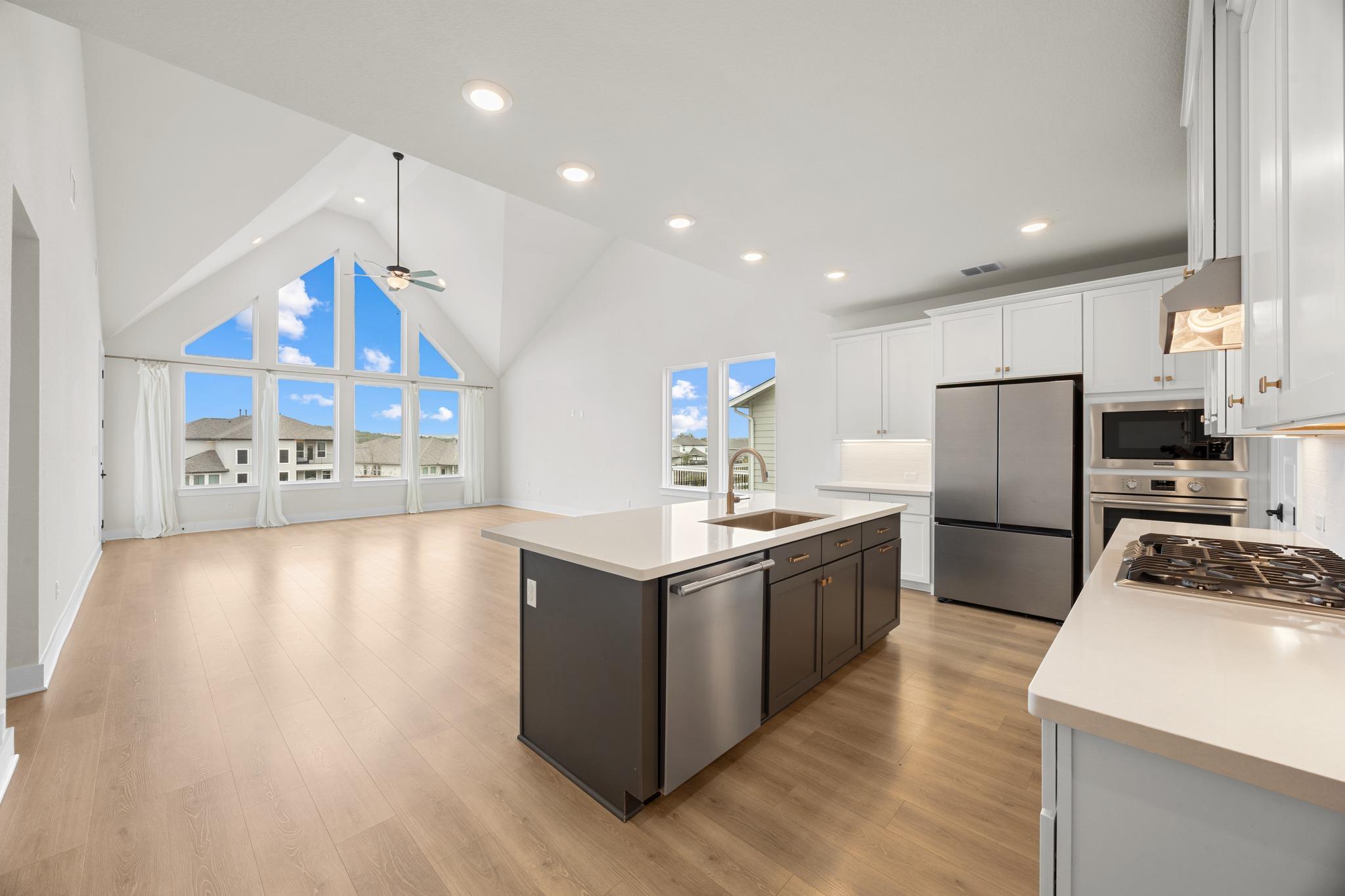 997 Sage Thrasher Cir, Dripping Springs, TX 78620