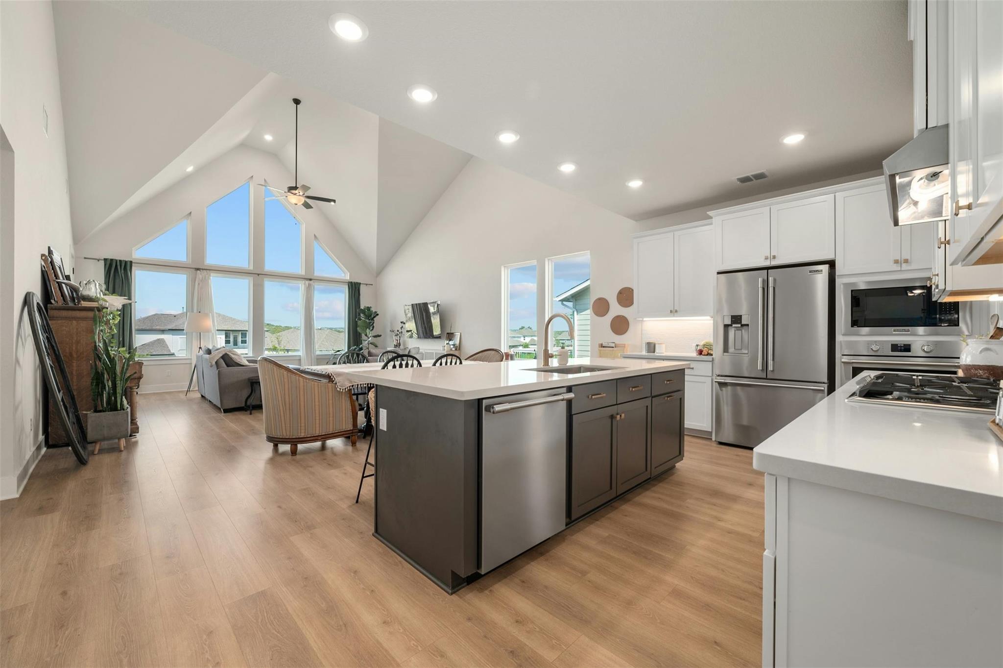 997 Sage Thrasher Cir, Dripping Springs, TX 78620