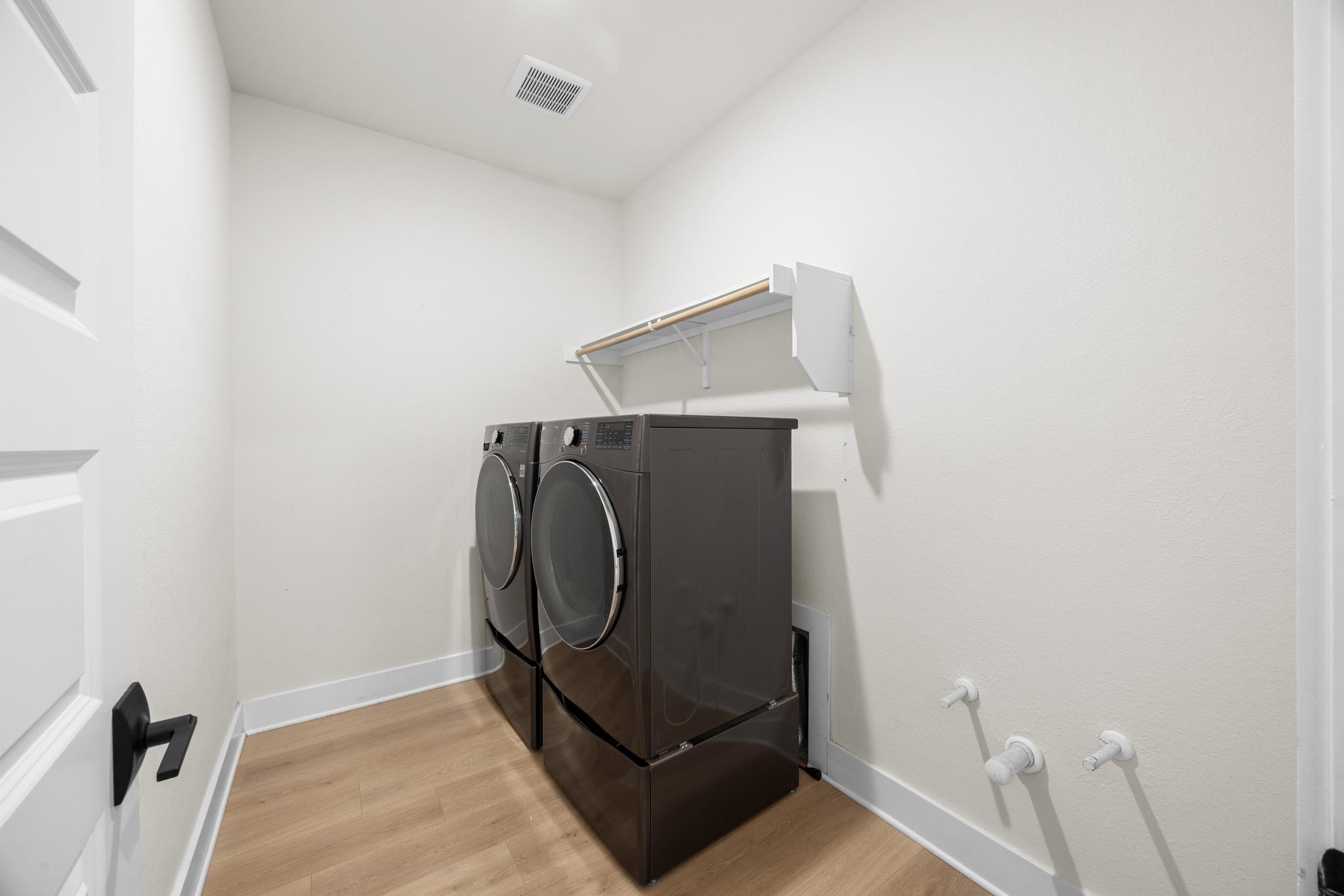 997 Sage Thrasher Cir, Dripping Springs, TX 78620