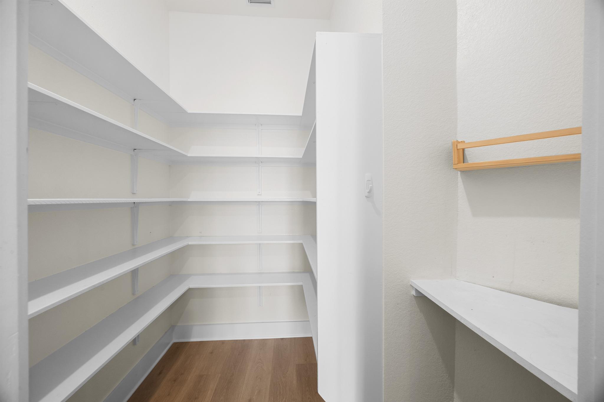 997 Sage Thrasher Cir, Dripping Springs, TX 78620