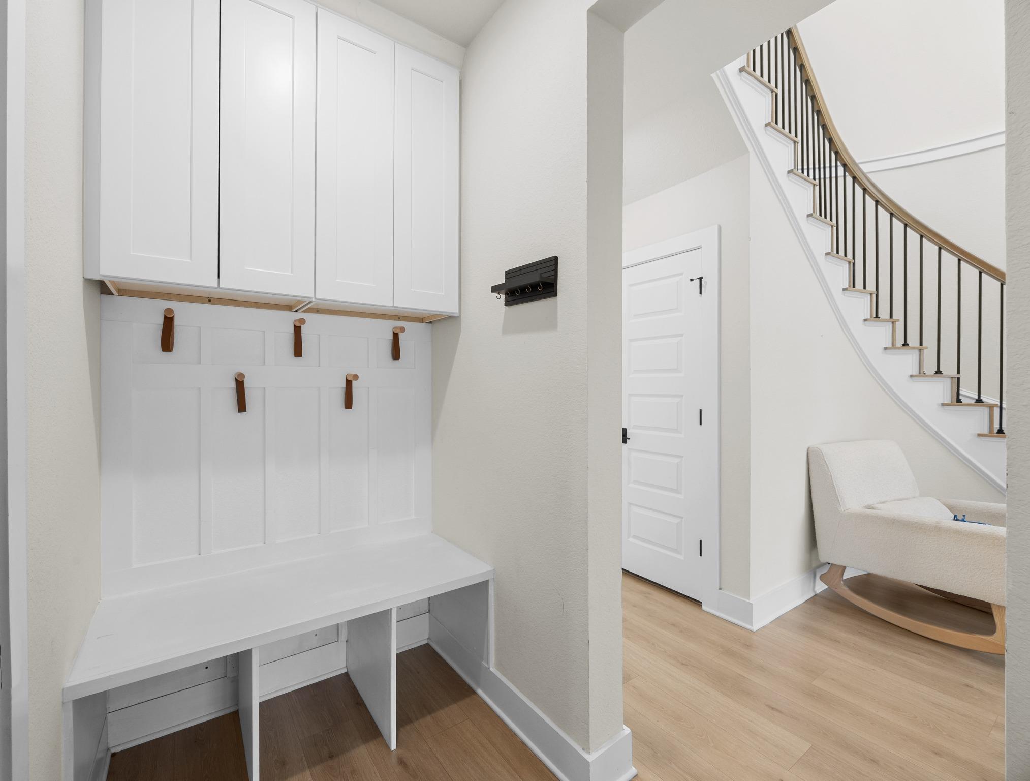 997 Sage Thrasher Cir, Dripping Springs, TX 78620