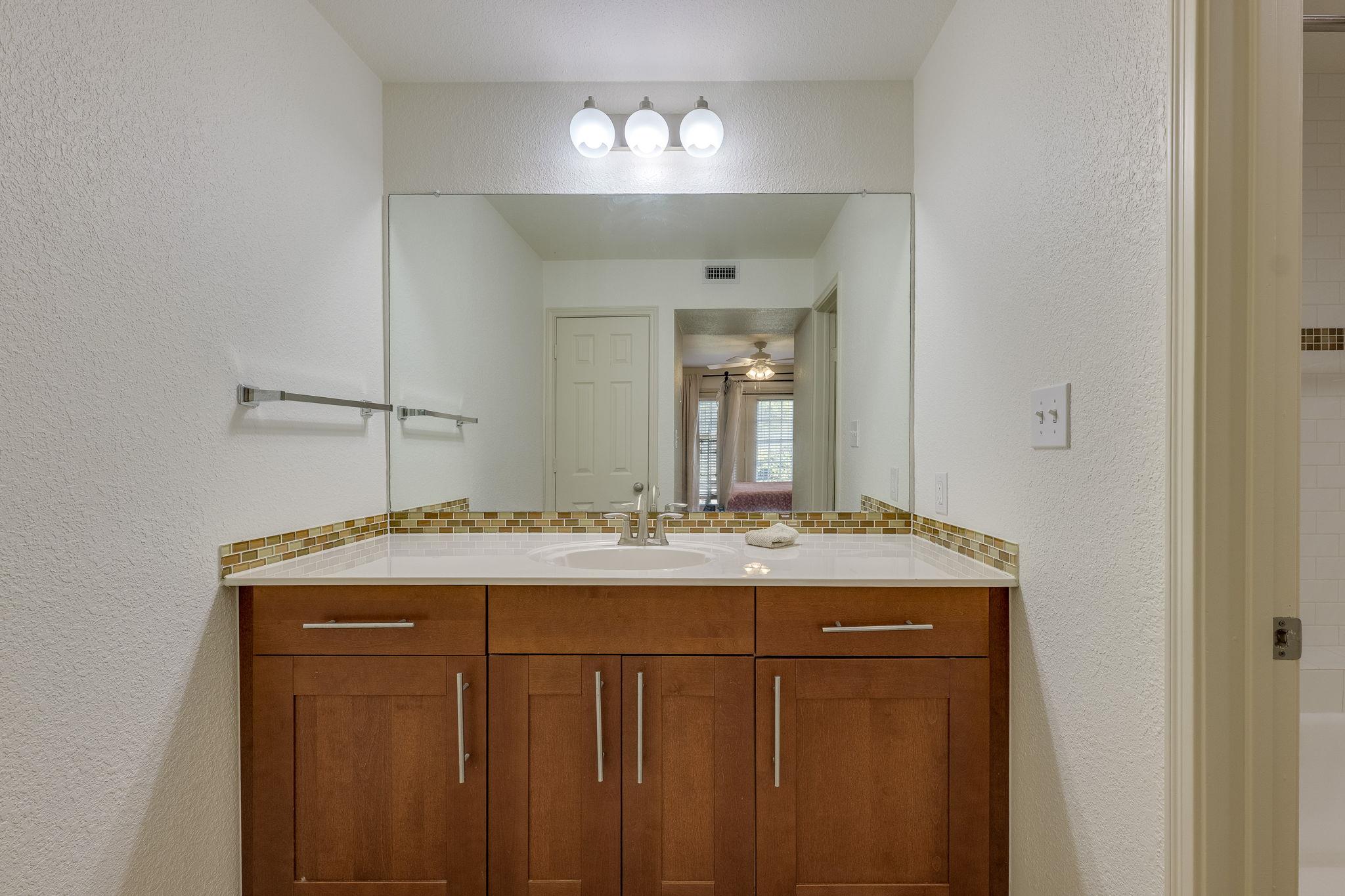 7685 Northcross Dr # 1106, Austin, TX 78757