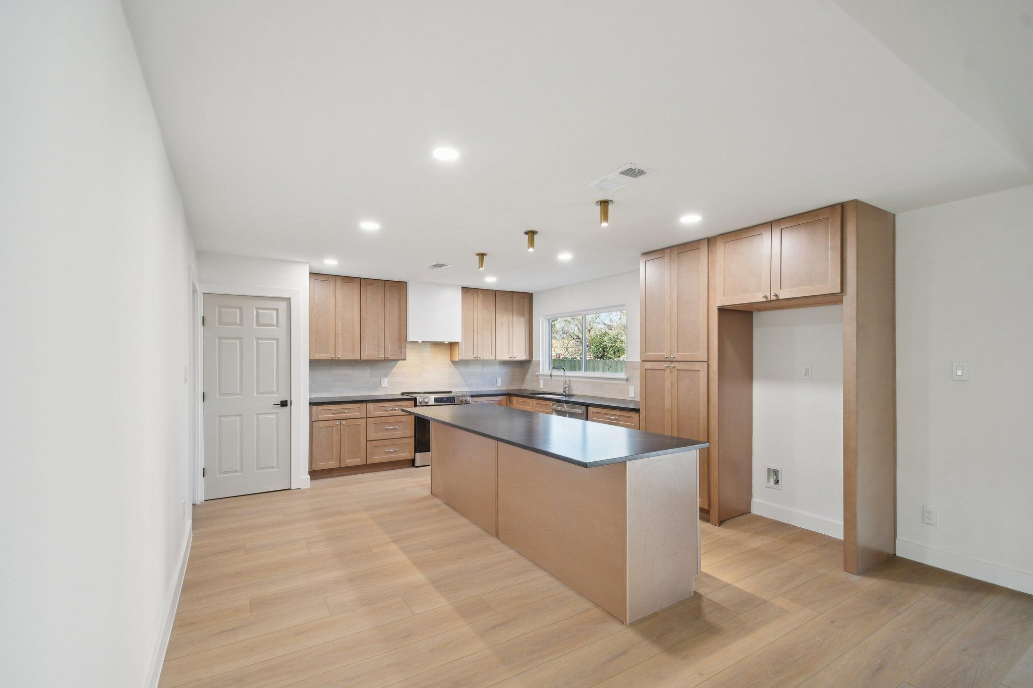 5403 Fairmont Cir, Austin, TX 78745