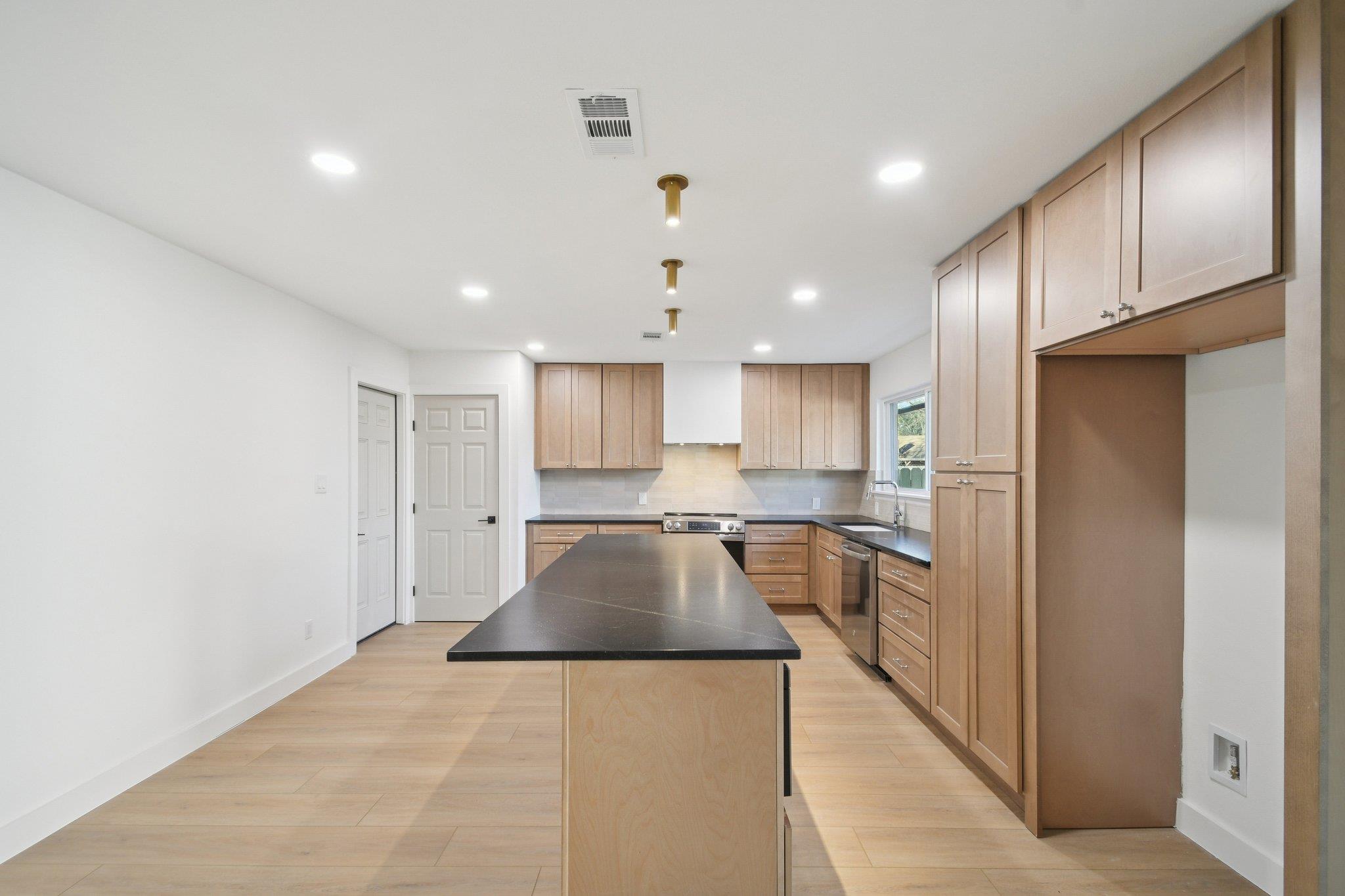 5403 Fairmont Cir, Austin, TX 78745