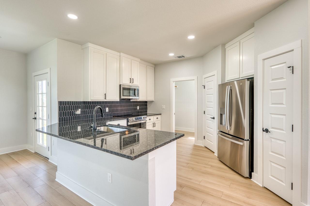 101 Olympia Hills Ct, Kingsland, TX 78639