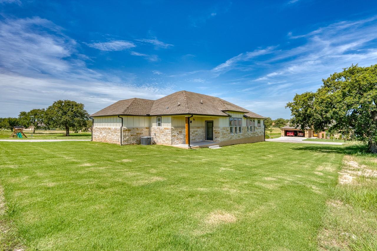 101 Olympia Hills Ct, Kingsland, TX 78639