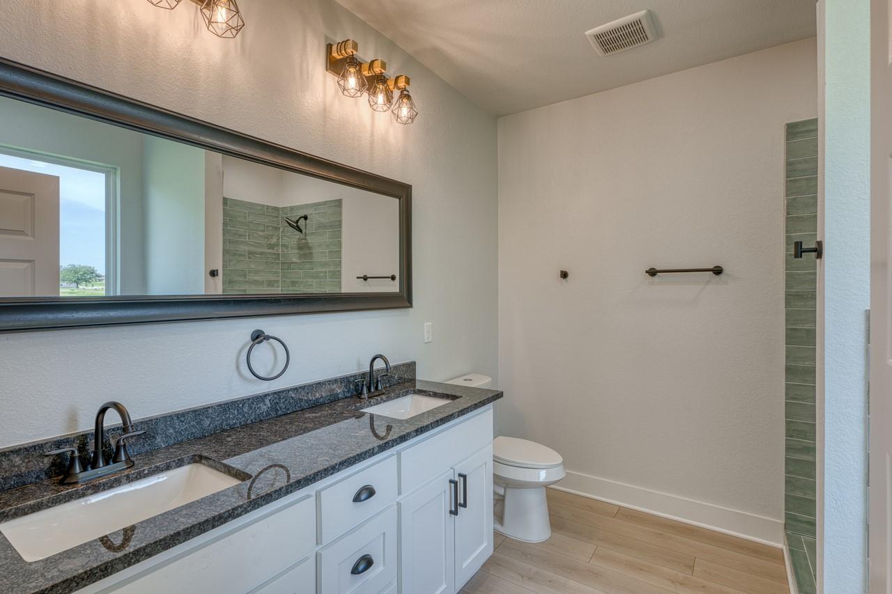 101 Olympia Hills Ct, Kingsland, TX 78639