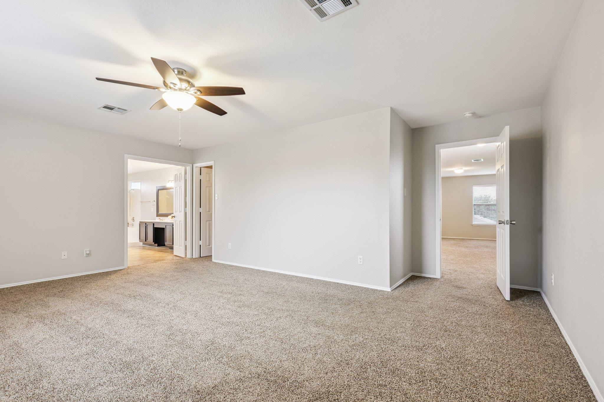 122 Mossy Rock Cv, Hutto, TX 78634