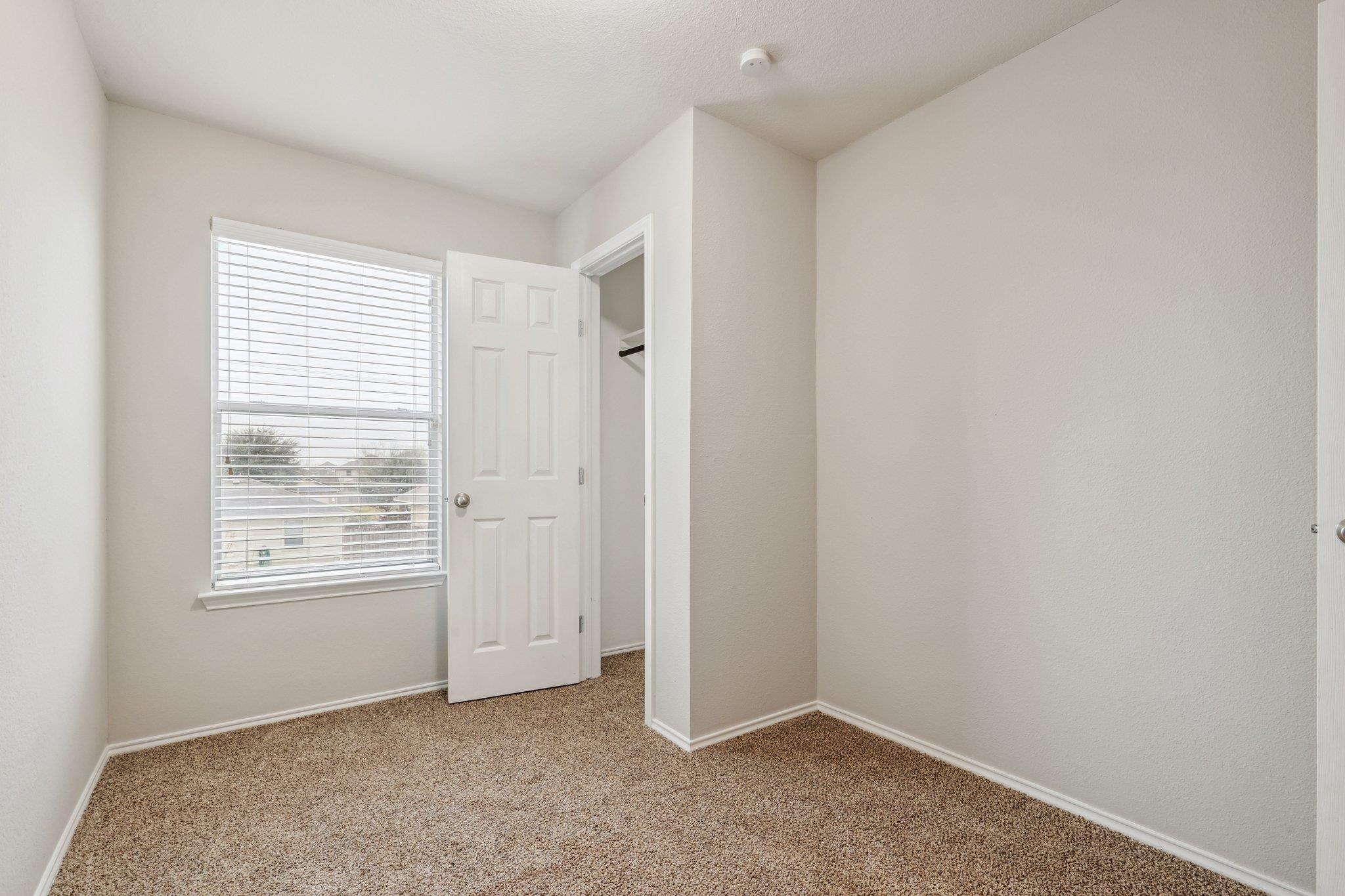 122 Mossy Rock Cv, Hutto, TX 78634