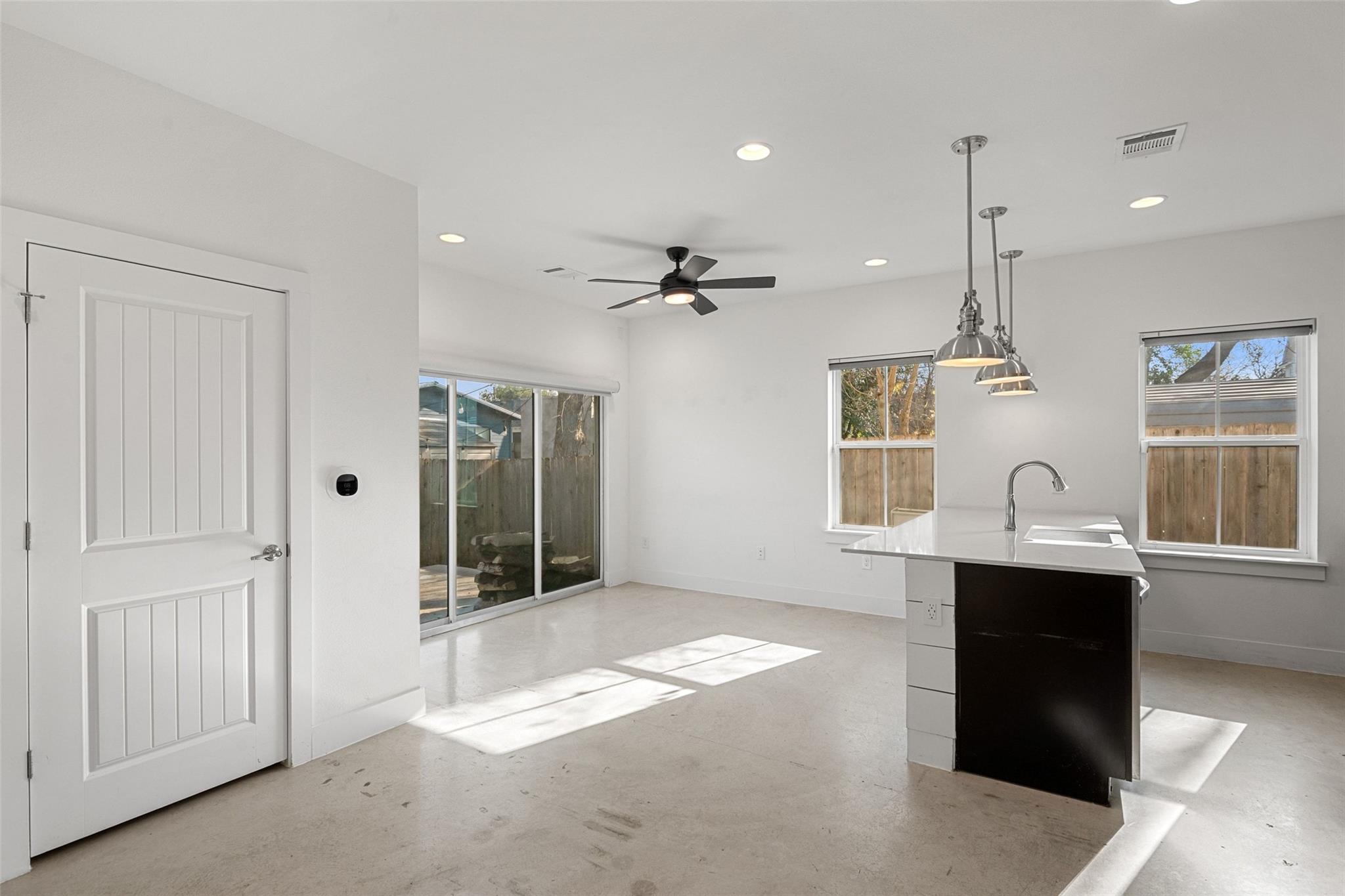 1003 Fiesta St # B, Austin, TX 78702