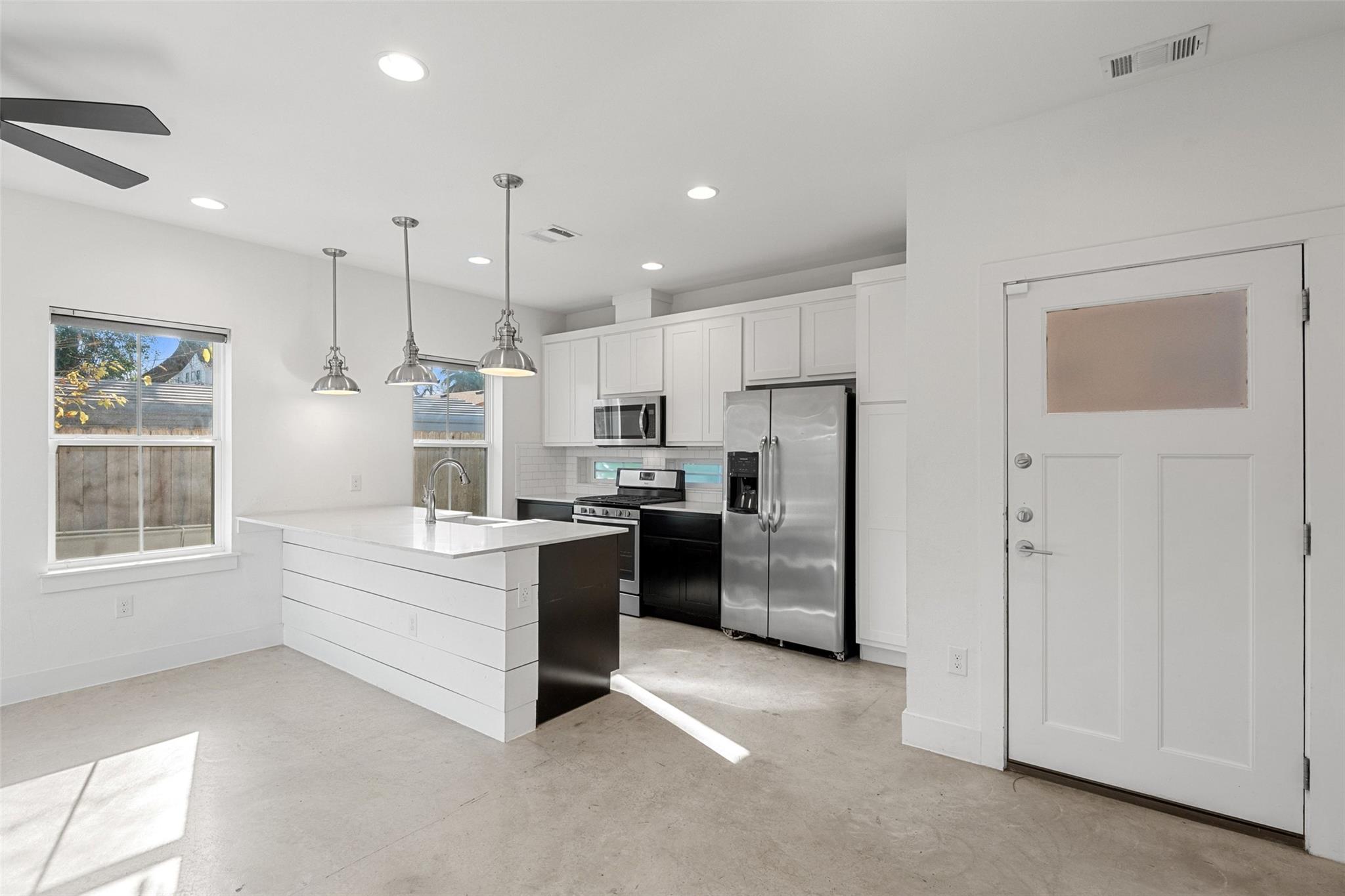 1003 Fiesta St # B, Austin, TX 78702