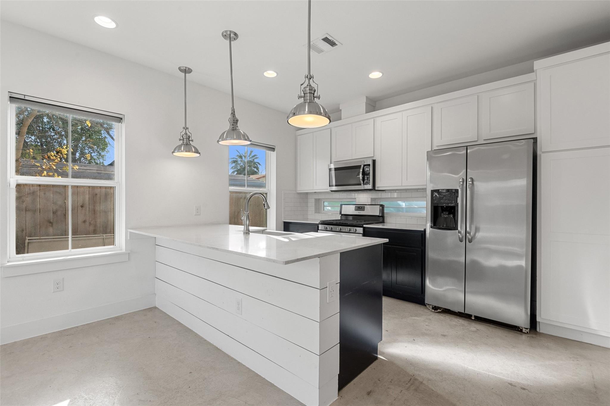 1003 Fiesta St # B, Austin, TX 78702