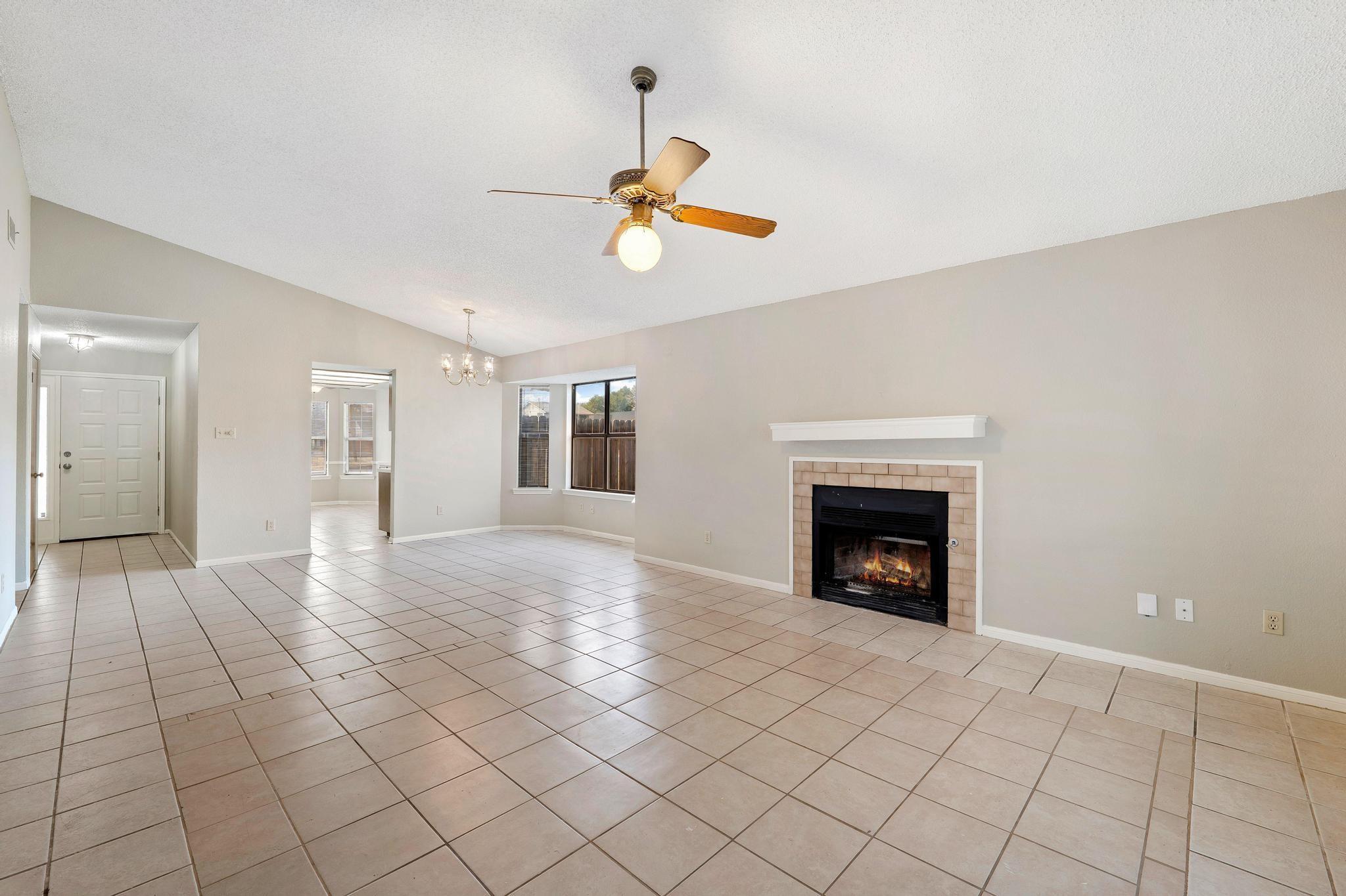 1727 Foxfire Dr, Round Rock, TX 78681