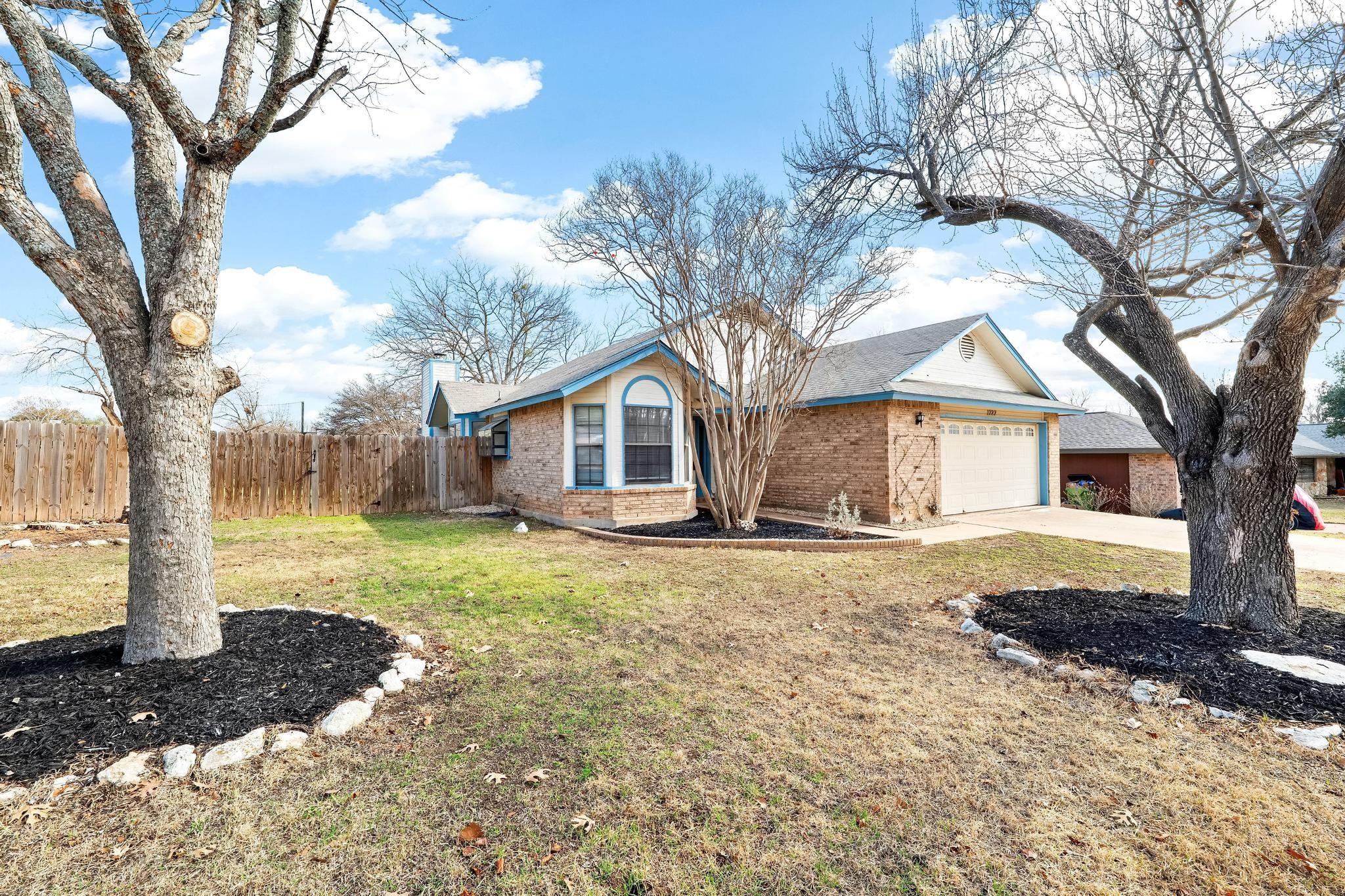 1727 Foxfire Dr, Round Rock, TX 78681