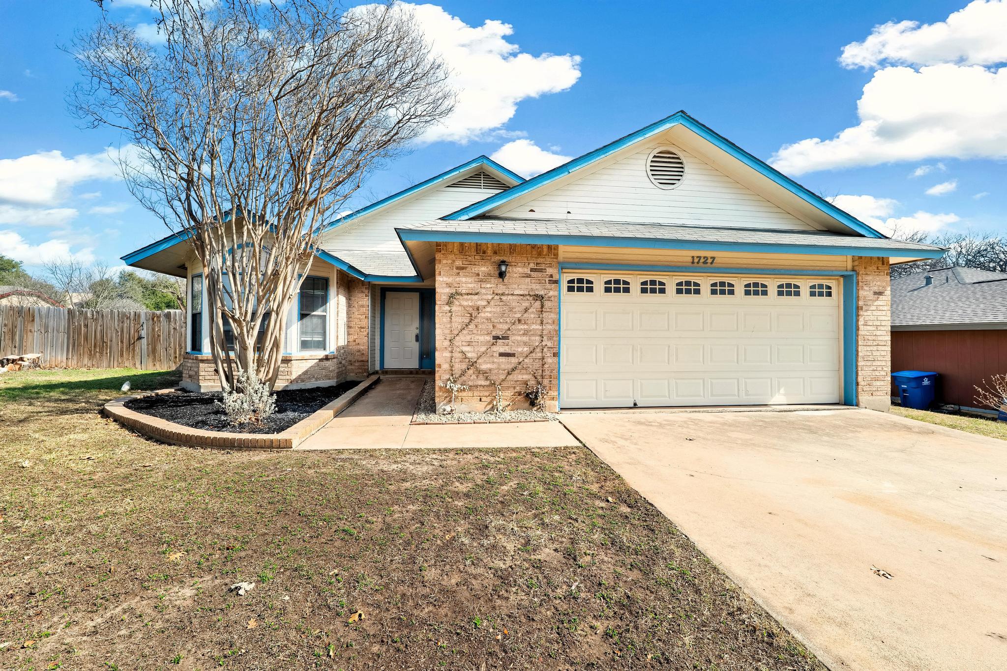 1727 Foxfire Dr, Round Rock, TX 78681