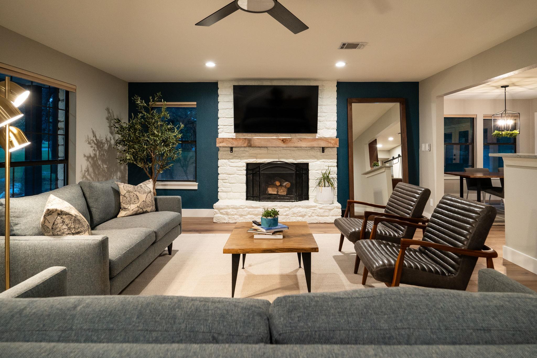 812 Post Oak Dr, Dripping Springs, TX 78620