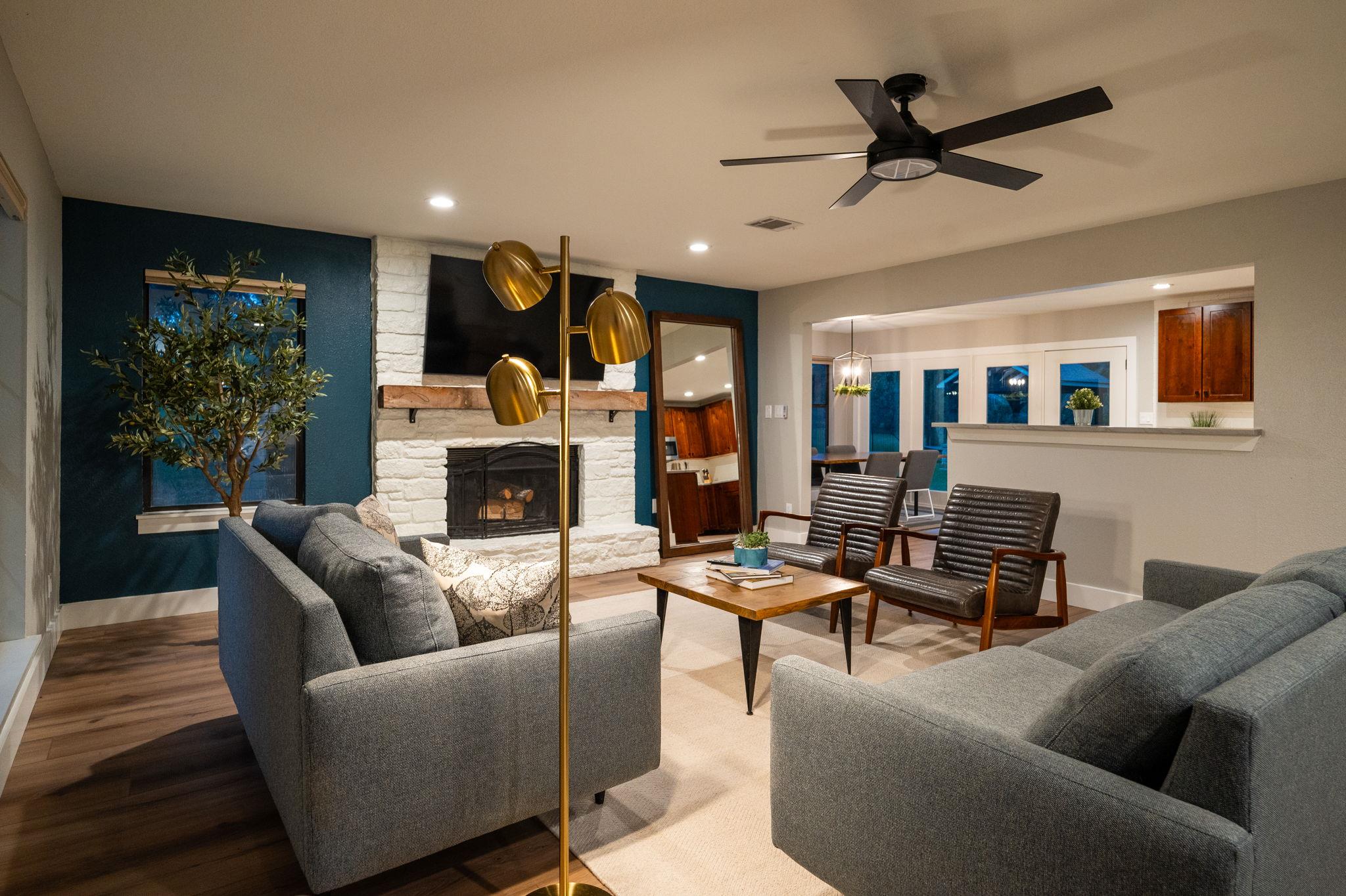 812 Post Oak Dr, Dripping Springs, TX 78620