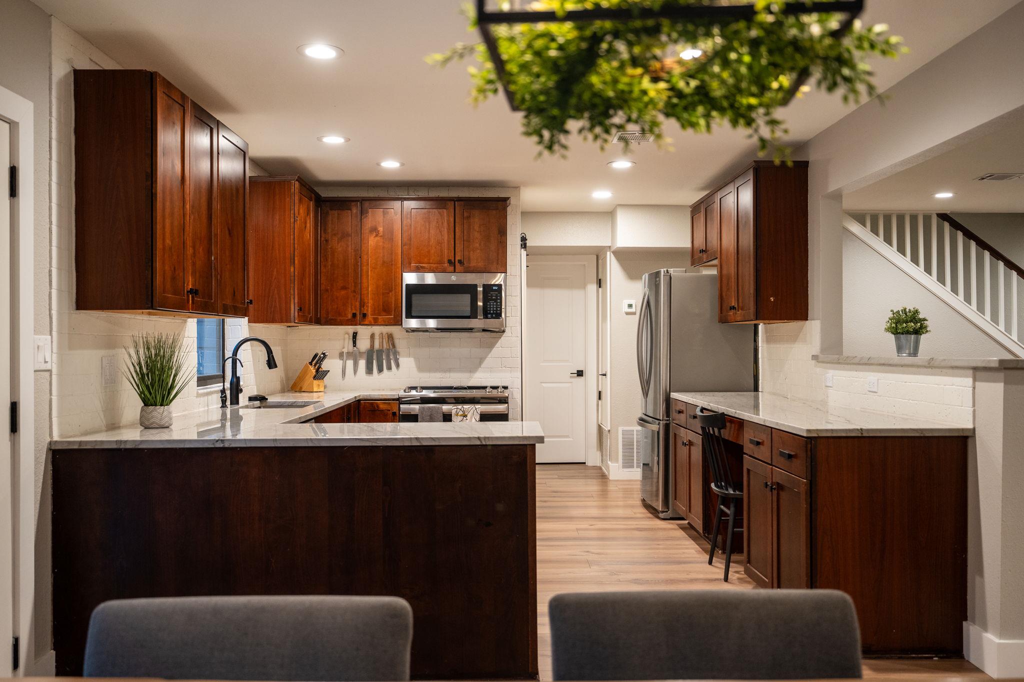 812 Post Oak Dr, Dripping Springs, TX 78620