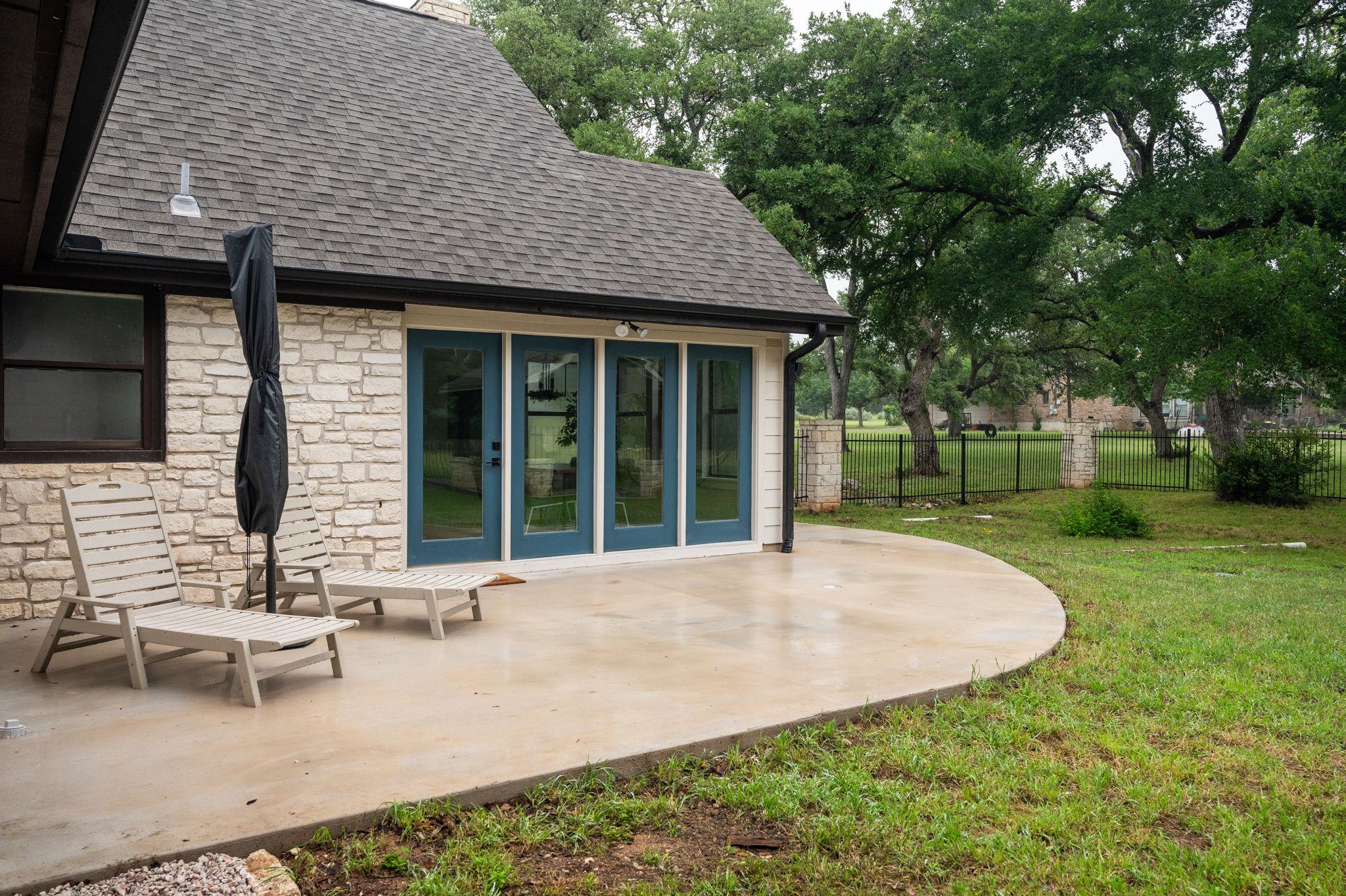 812 Post Oak Dr, Dripping Springs, TX 78620