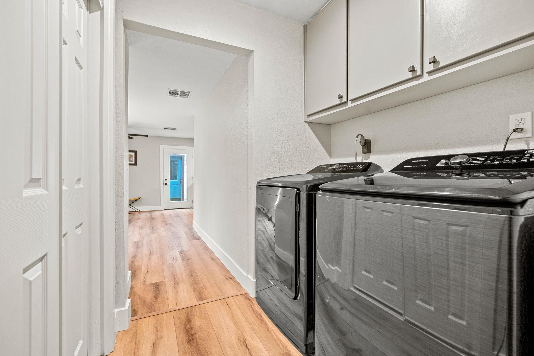 812 Post Oak Dr, Dripping Springs, TX 78620