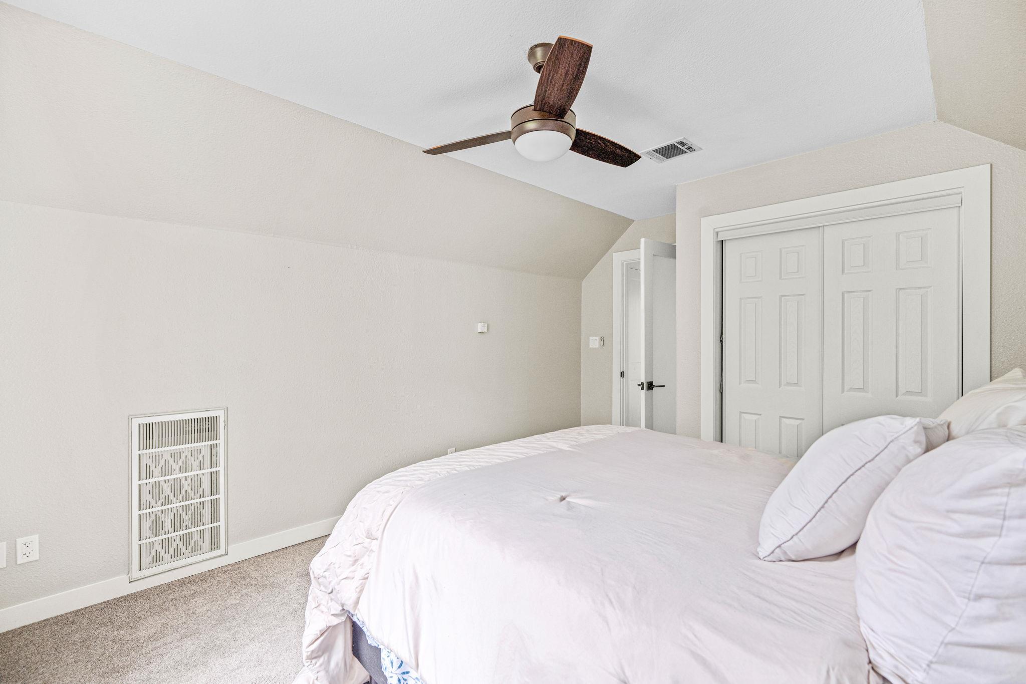 812 Post Oak Dr, Dripping Springs, TX 78620