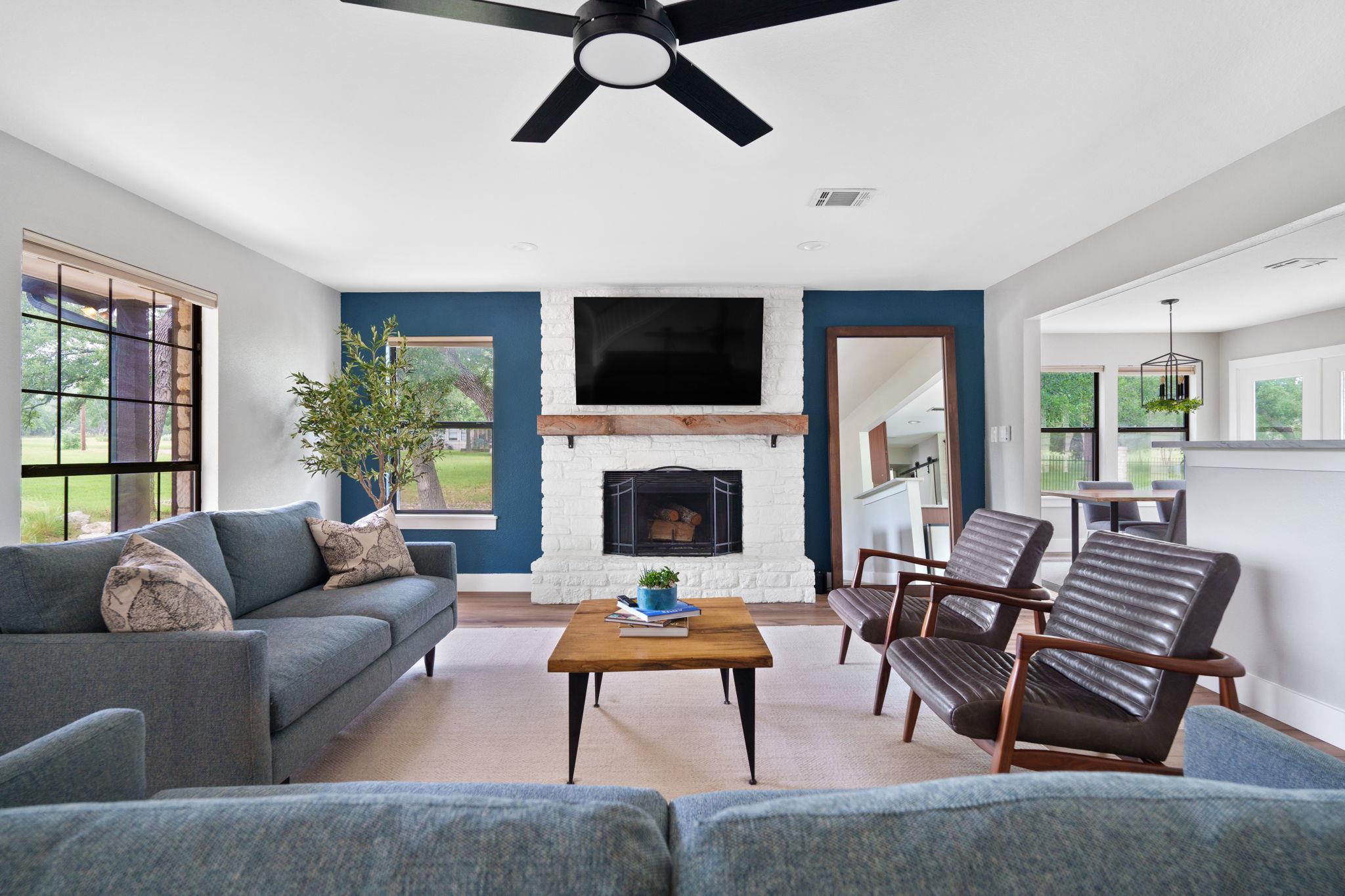 812 Post Oak Dr, Dripping Springs, TX 78620