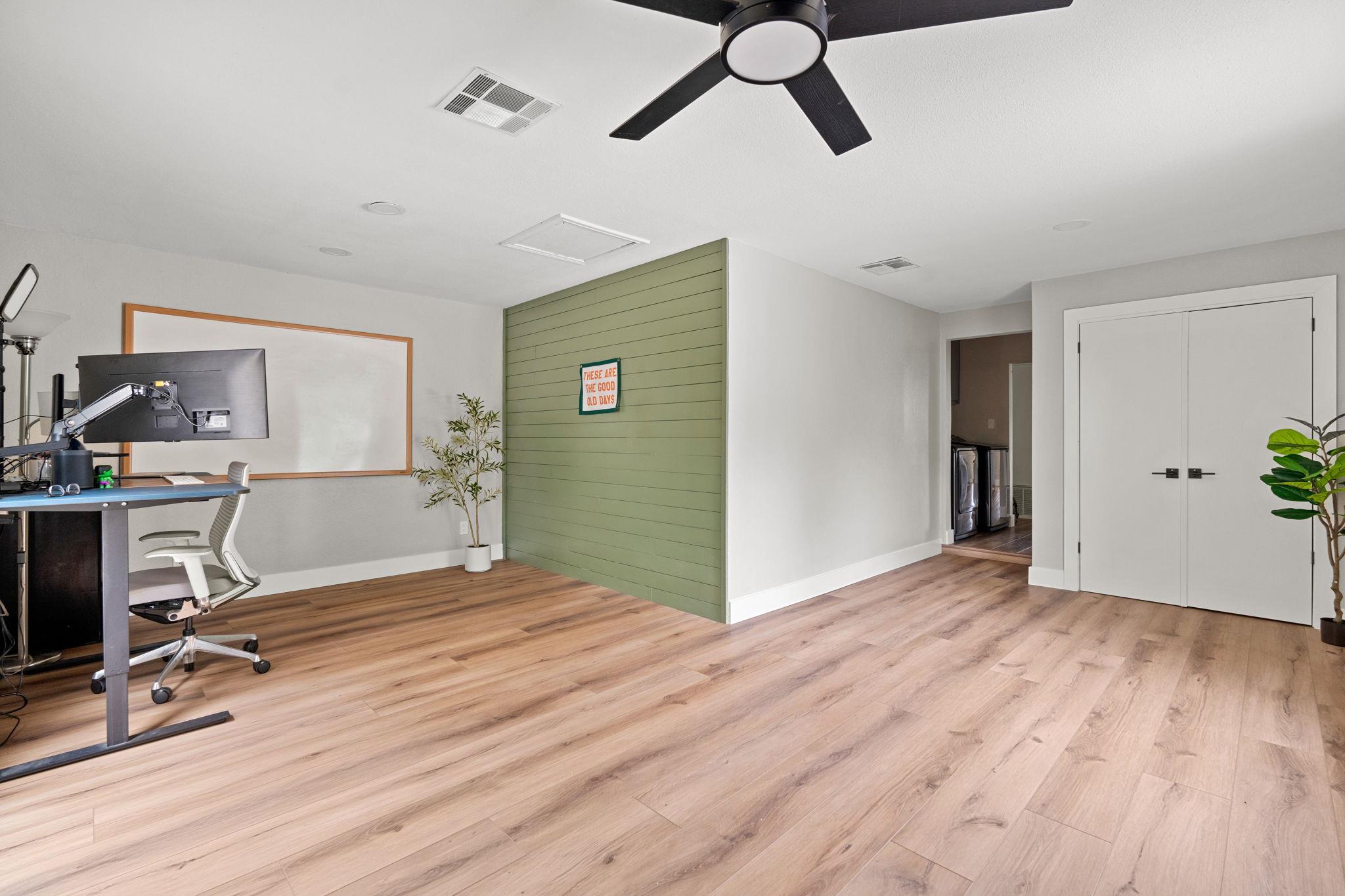 812 Post Oak Dr, Dripping Springs, TX 78620