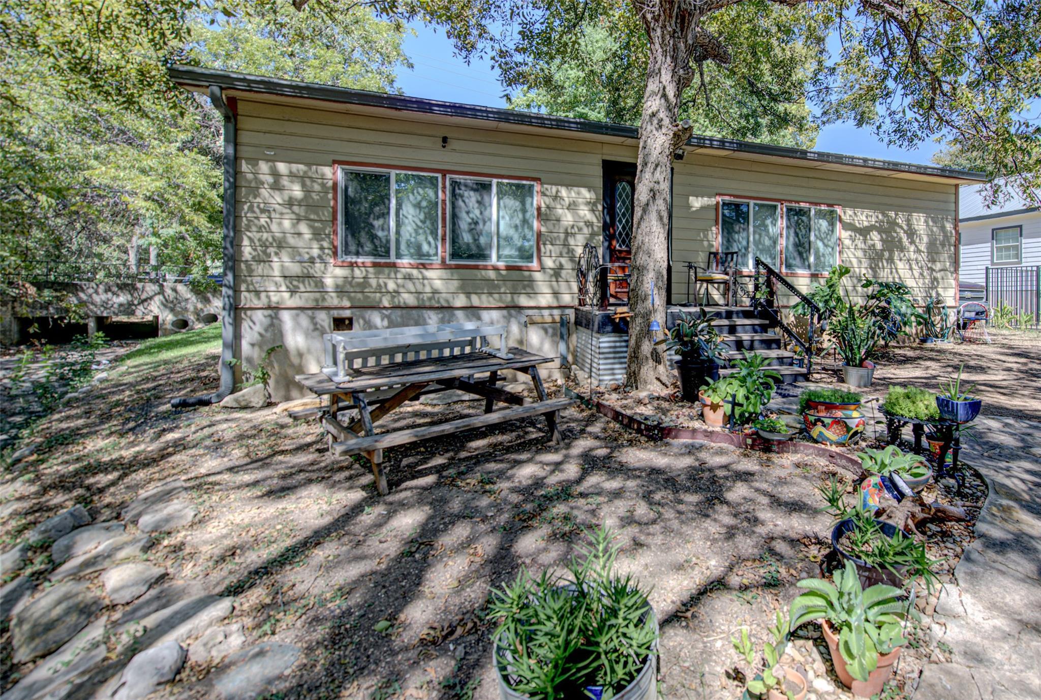 3205 Menchaca Rd, Austin, TX 78704