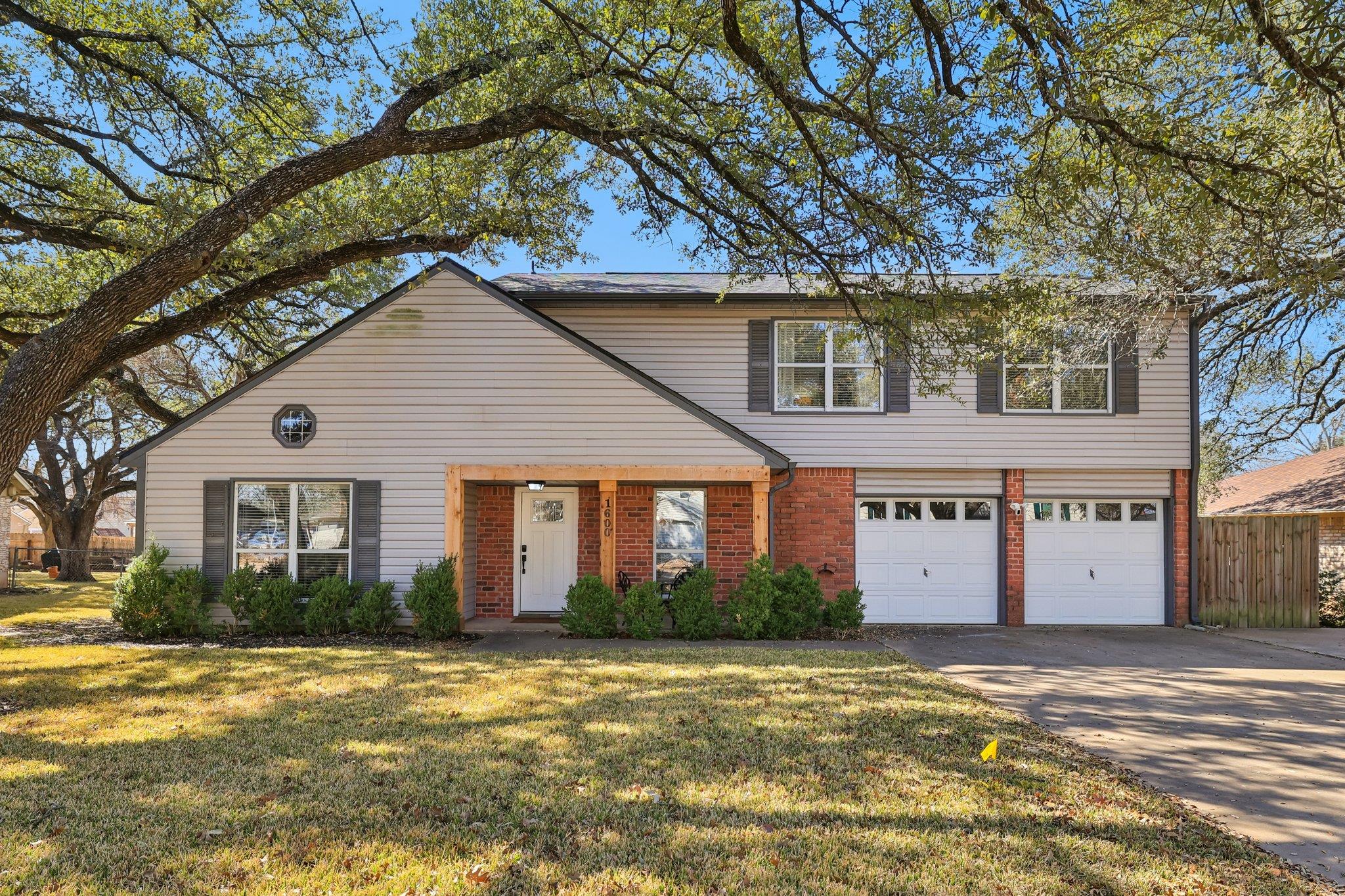 1600 Wood Rock Dr, Round Rock, TX 78681