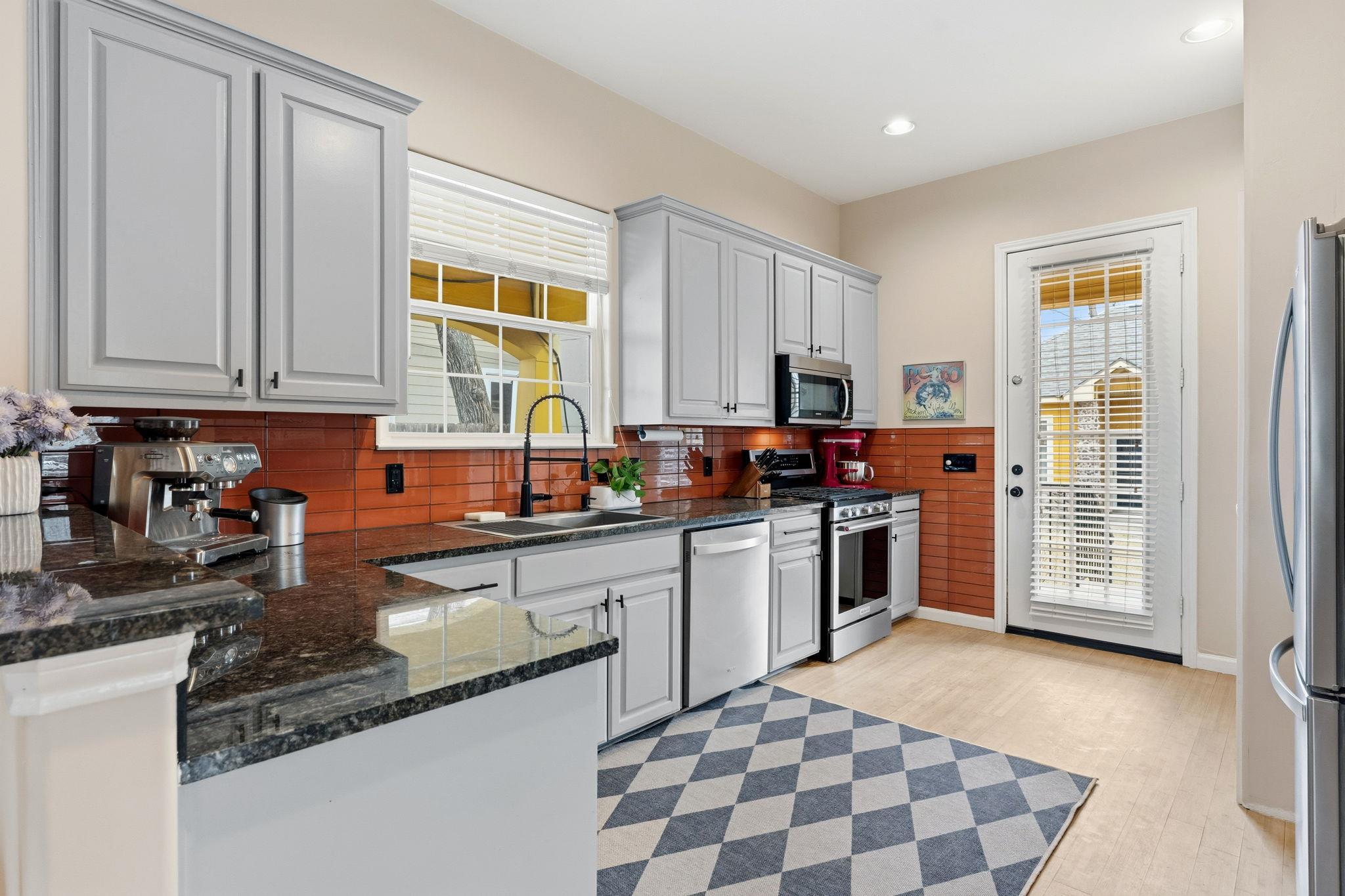 2931 E Martin Luther King Jr A & B Blvd, Austin, TX 78702