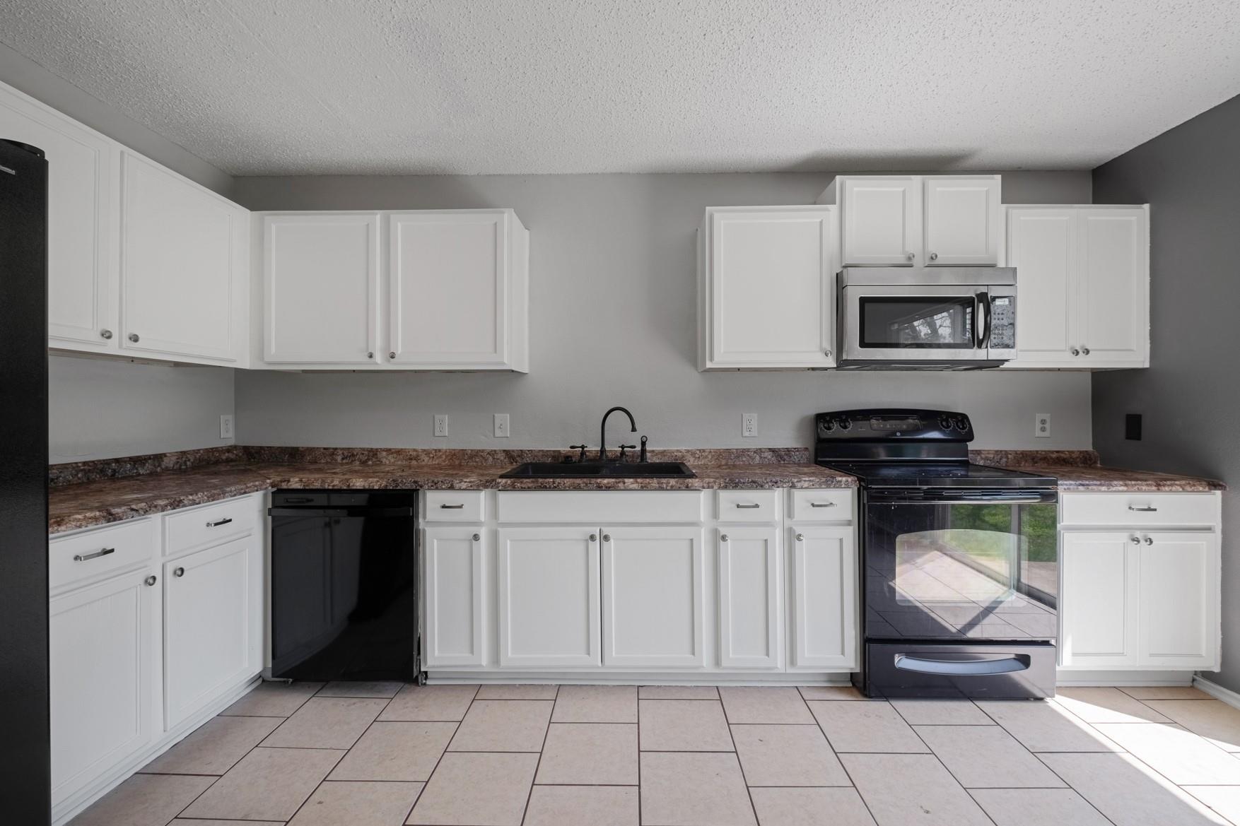 2412 Byfield Dr, Cedar Park, TX 78613