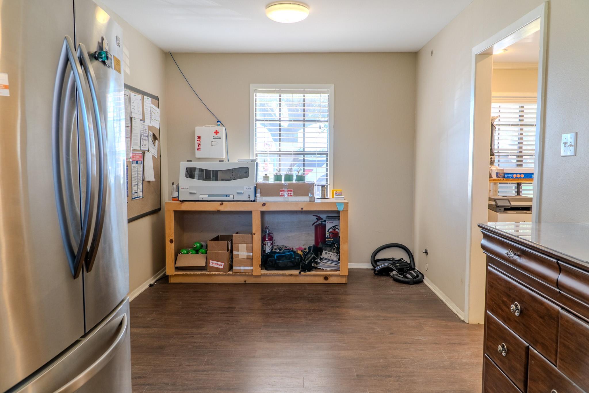 4959 US Hwy 90, Alleyton, TX 78935