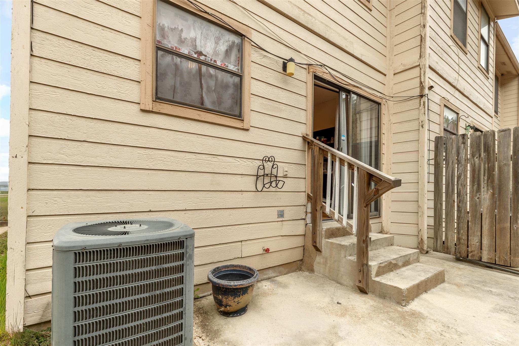 21461 Coyote Trl # 7, Lago Vista, TX 78645