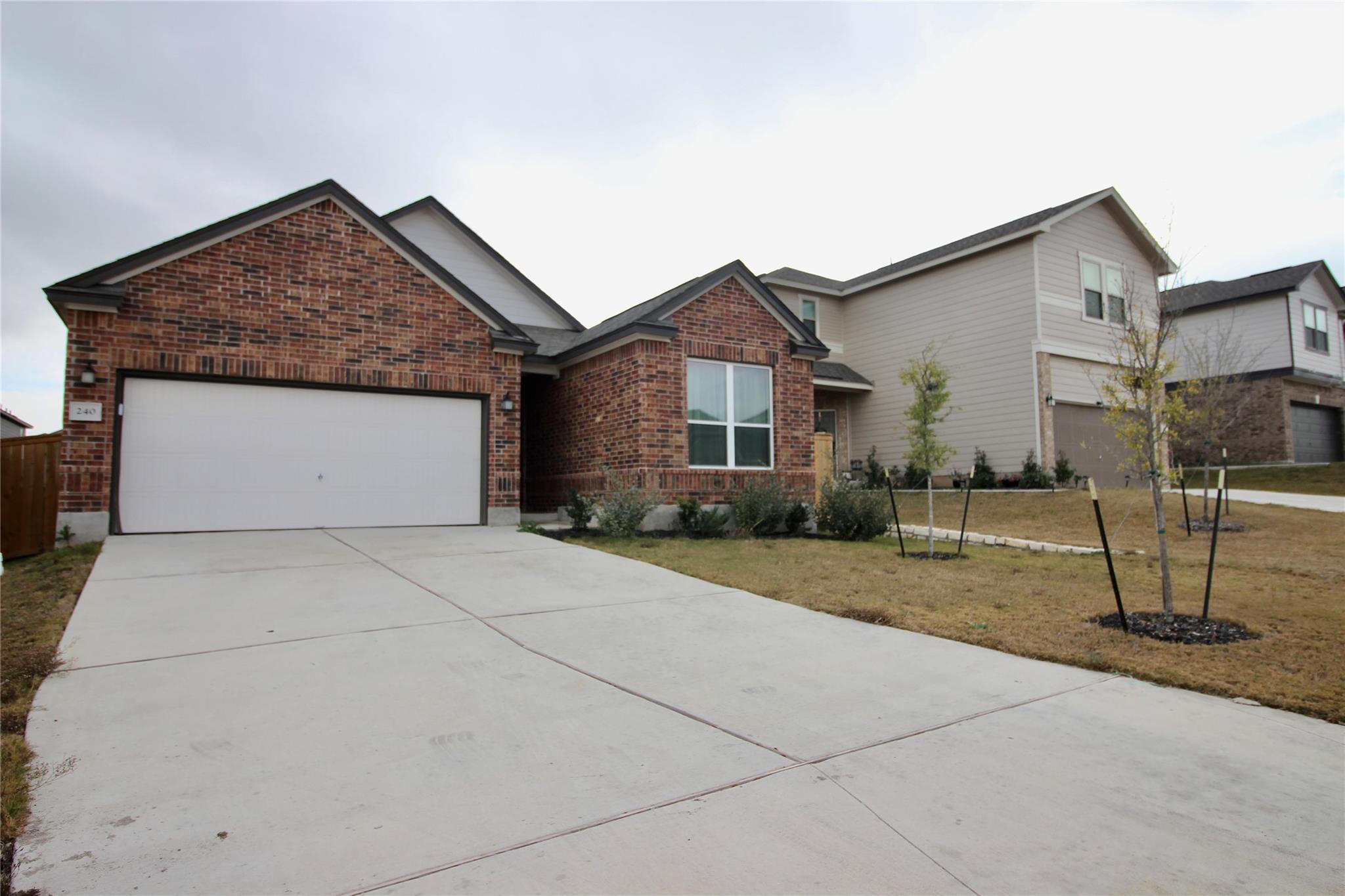 240 Robert Hightower Dr, Jarrell, TX 76537