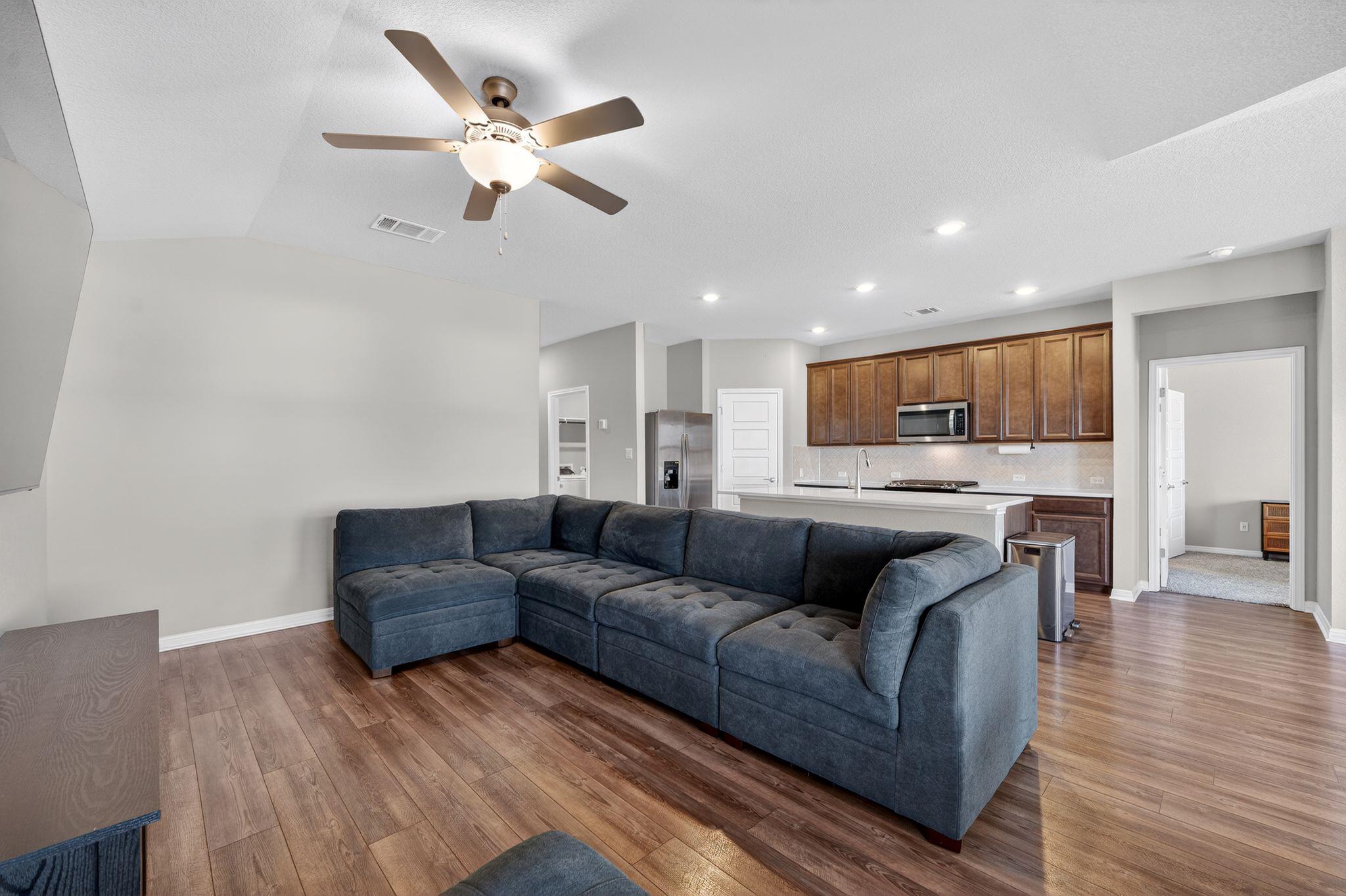 1036 View Dr, Georgetown, TX 78628