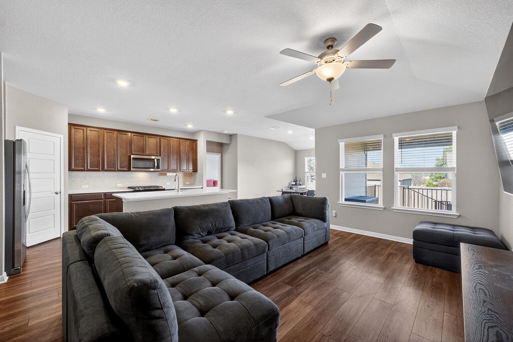 1036 View Dr, Georgetown, TX 78628