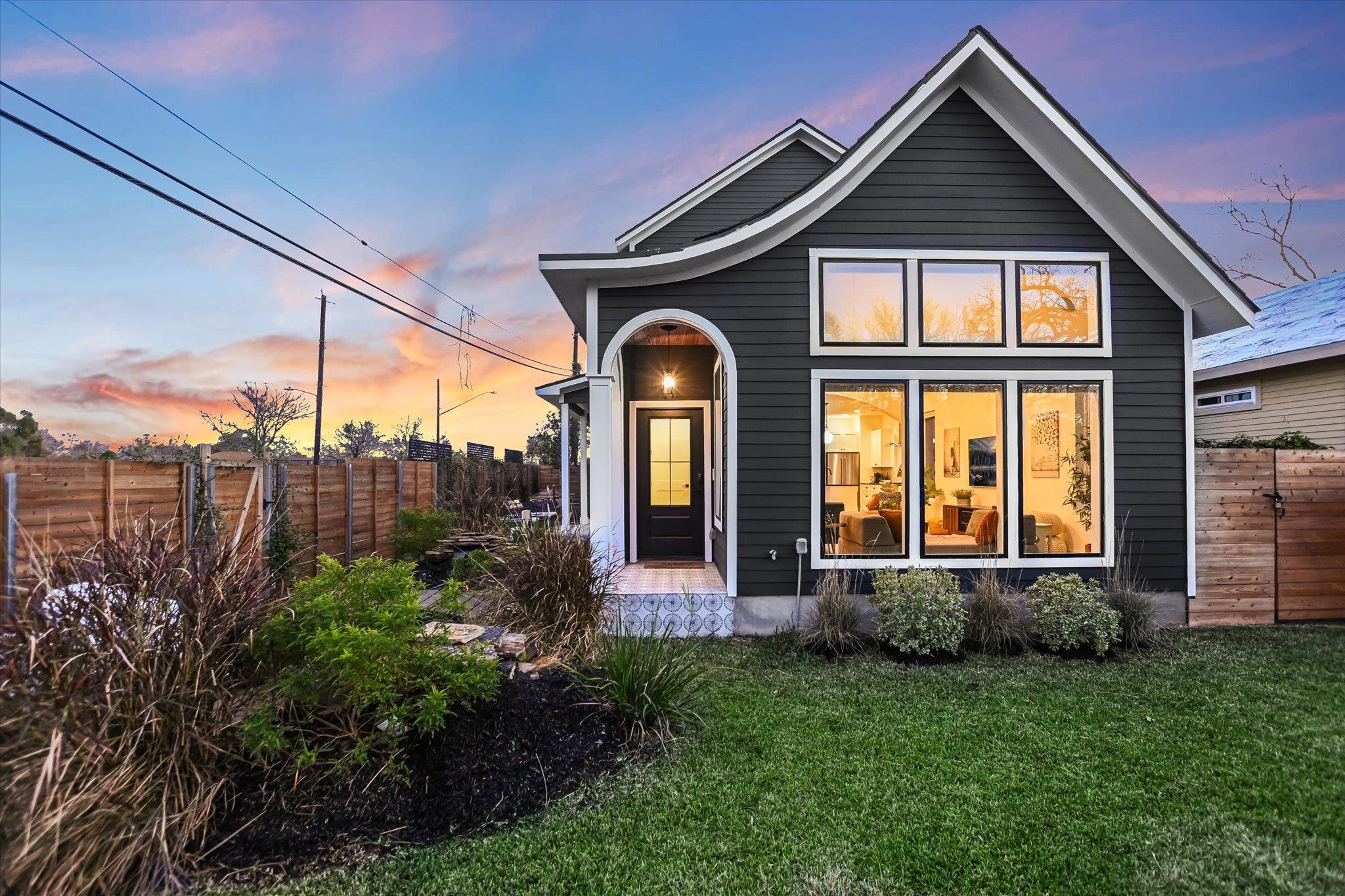 1506 Tillery St, Austin, TX 78702