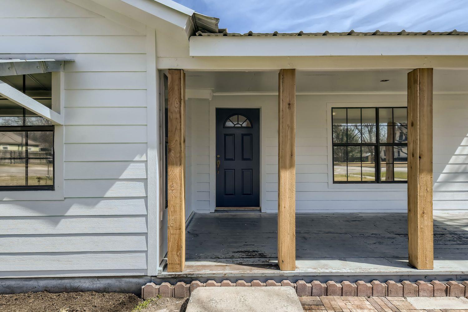 902 Hackberry St, Taylor, TX 76574