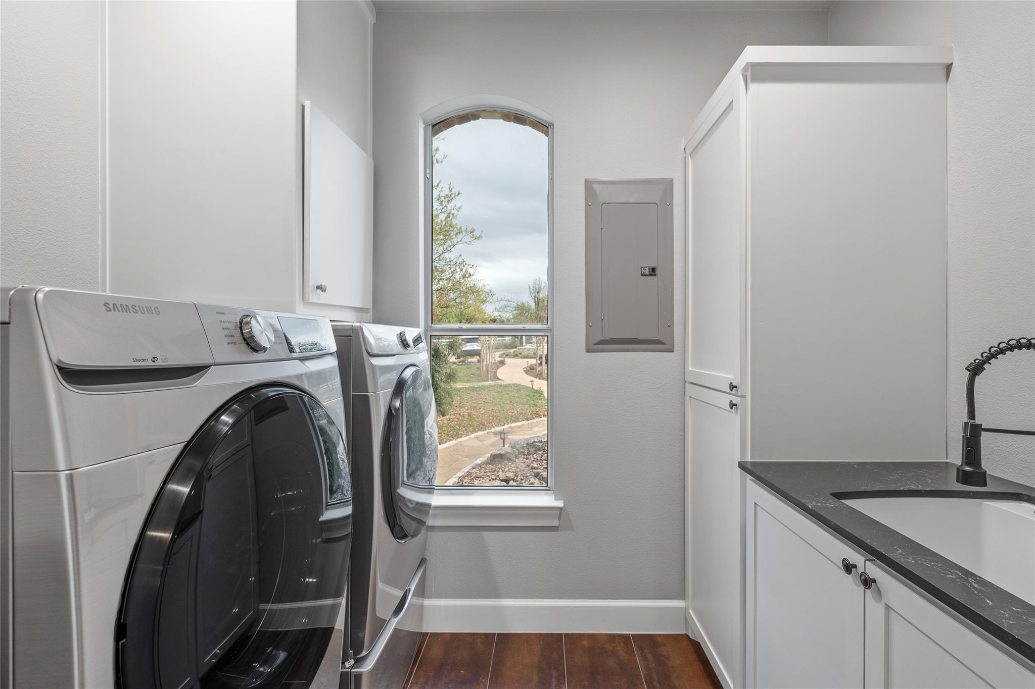 408 Saddlehorn Dr, Dripping Springs, TX 78620