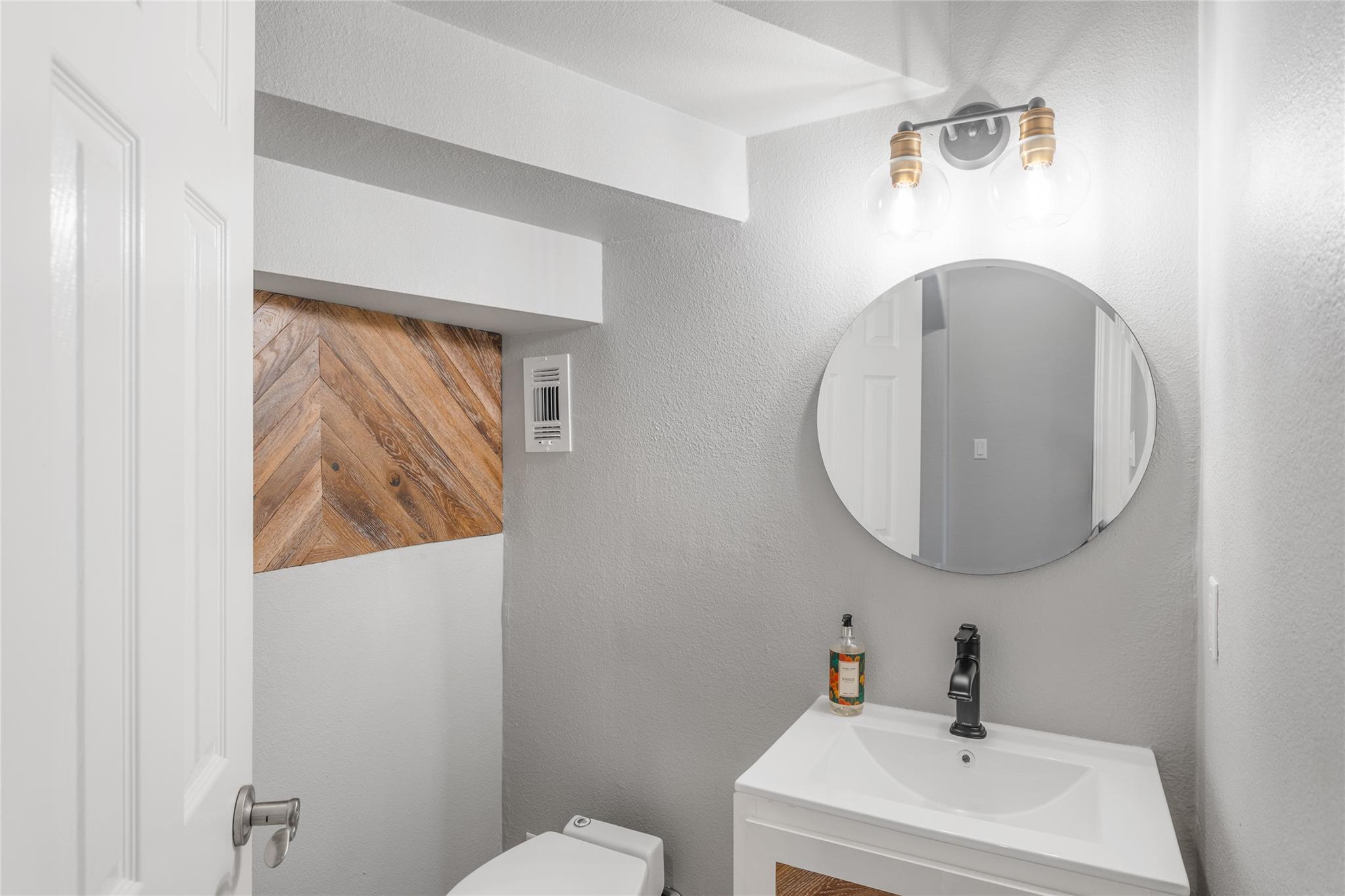 408 Saddlehorn Dr, Dripping Springs, TX 78620