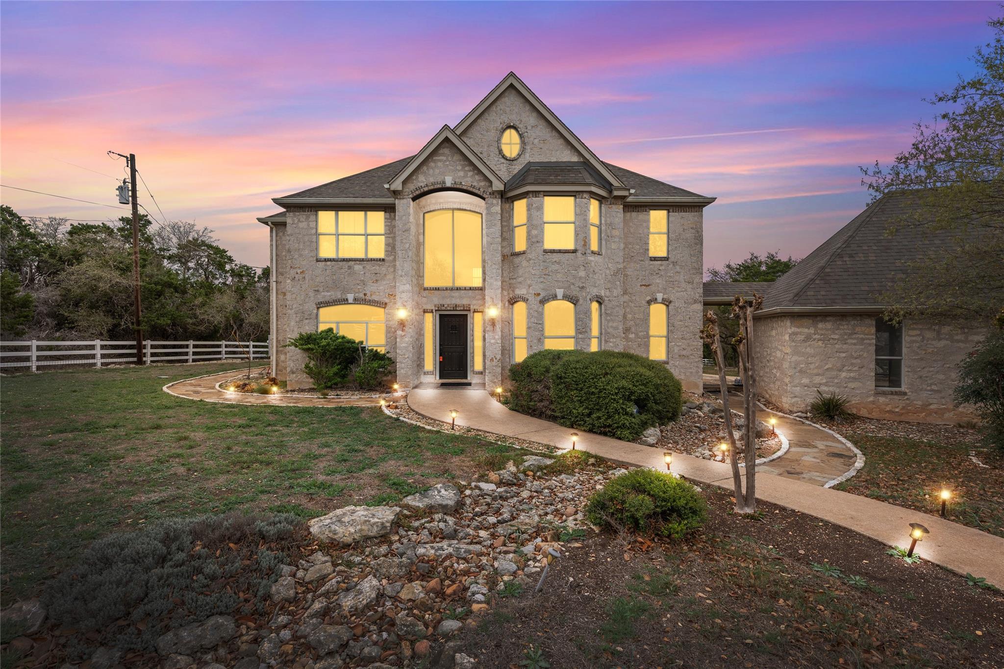 408 Saddlehorn Dr, Dripping Springs, TX 78620