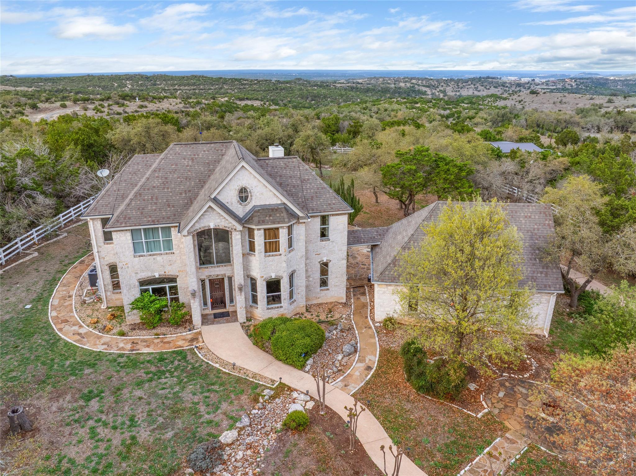 408 Saddlehorn Dr, Dripping Springs, TX 78620
