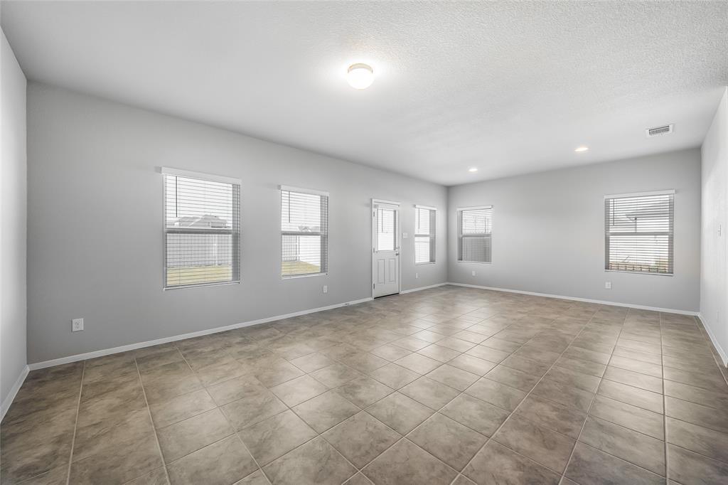 311 Chesterfield Dr, Kyle, TX 78640