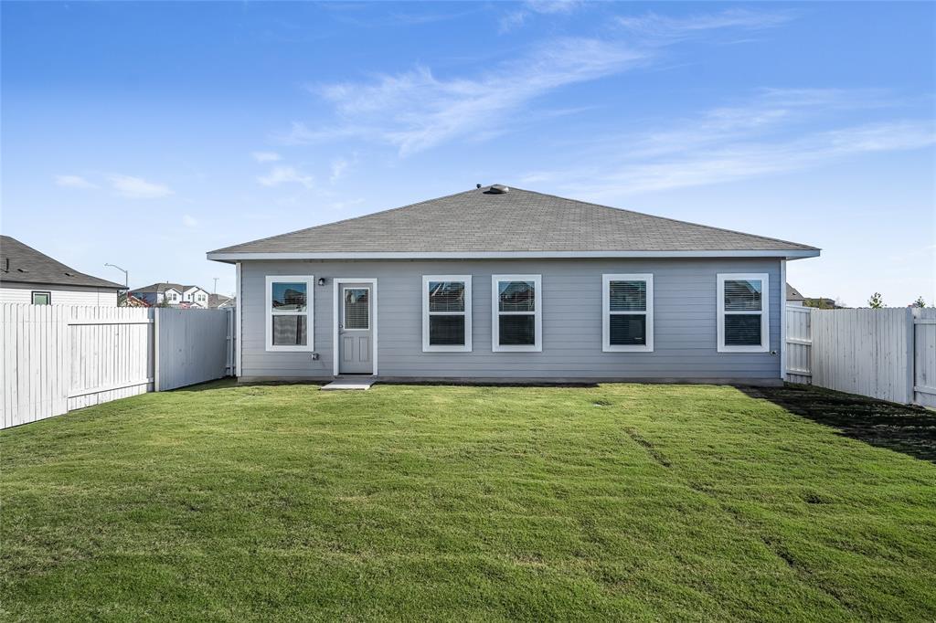 311 Chesterfield Dr, Kyle, TX 78640